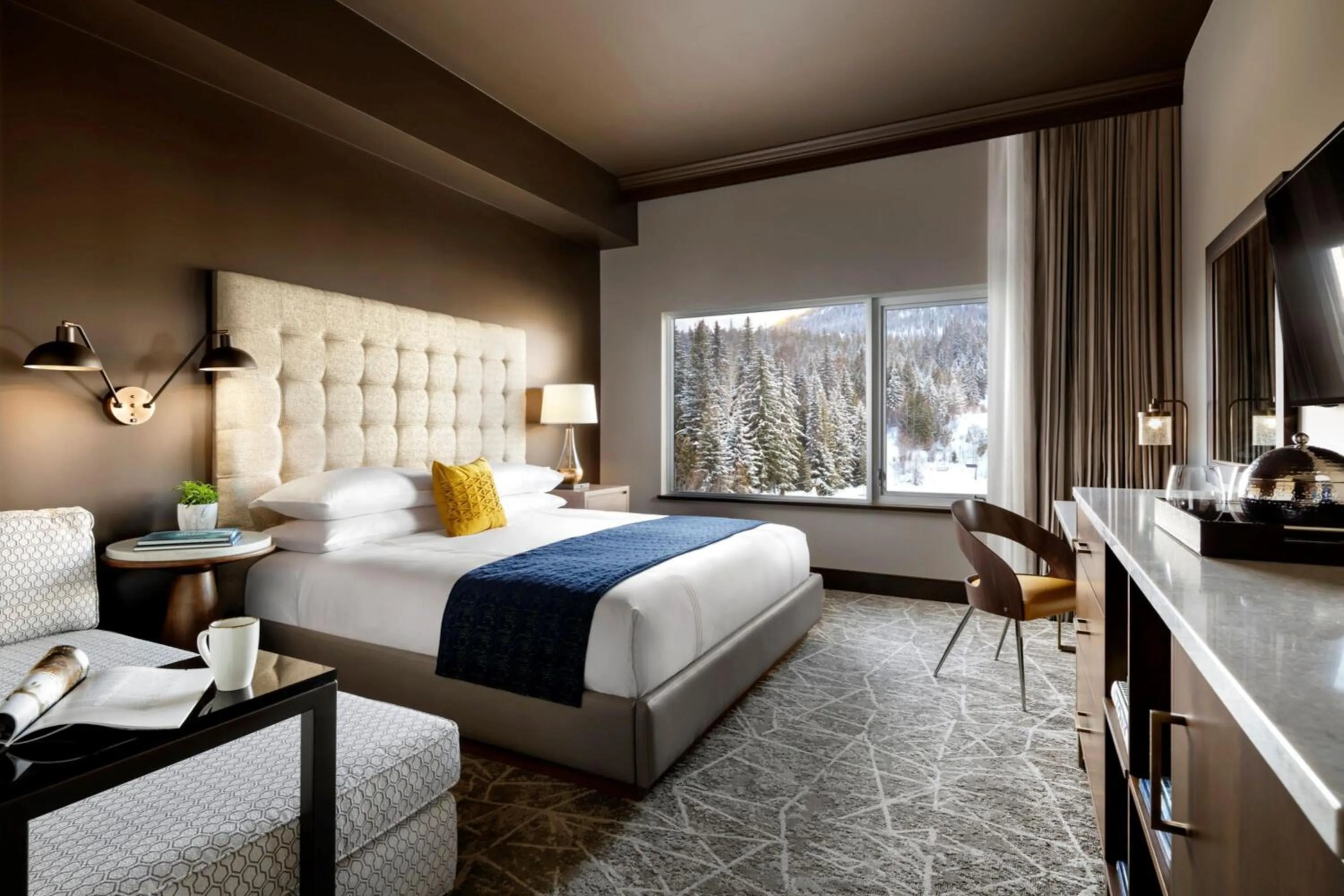 Junior King Suite with Inland View in The Josie Hotel, Autograph Collection