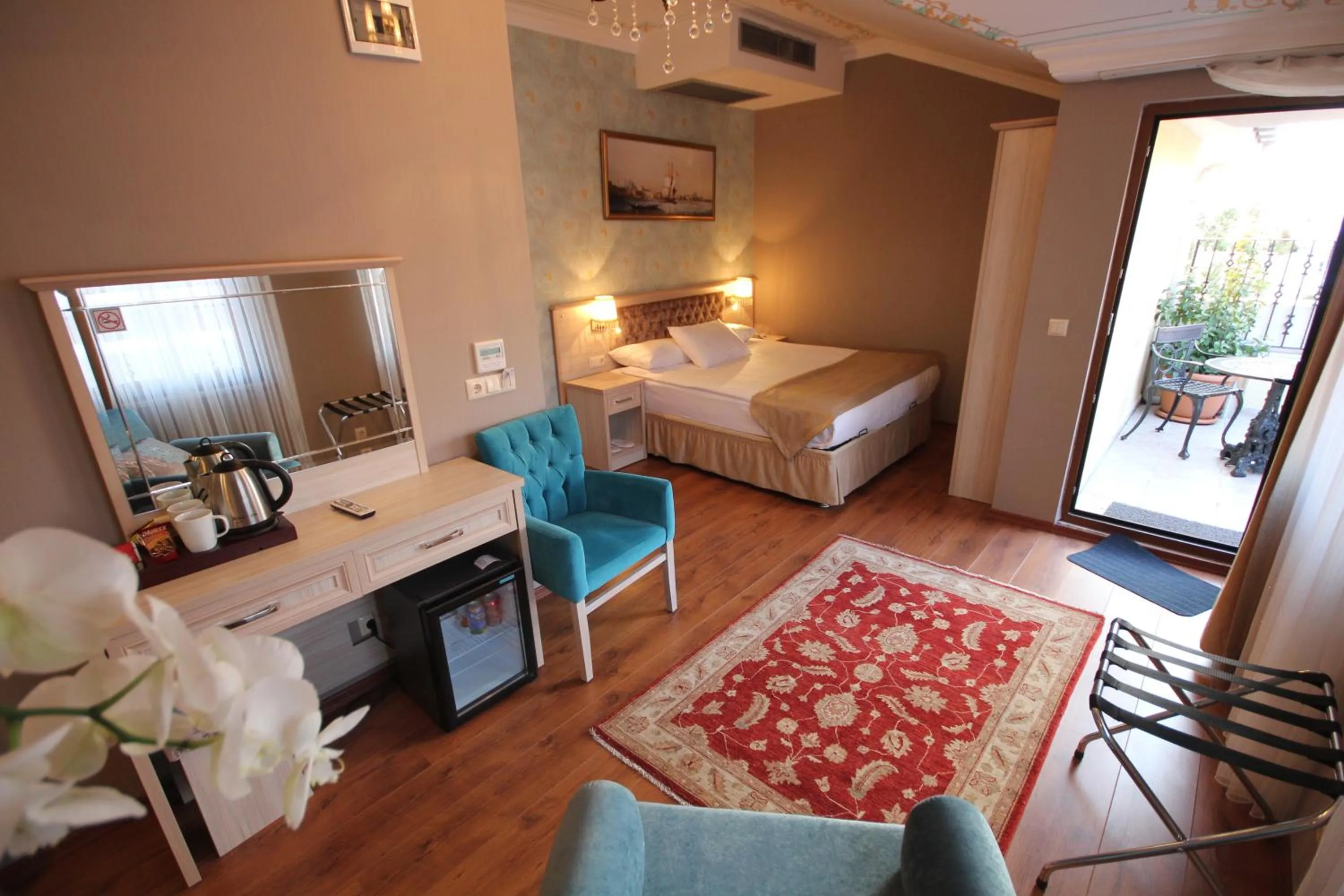 Triple Room with Terrace in Sultans Royal Hotel