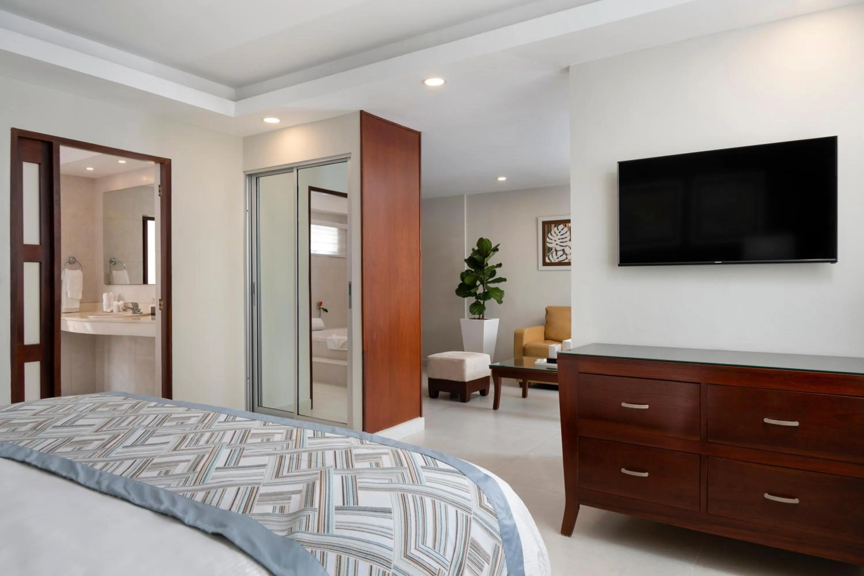 Presidential Suite in Hodelpa Centro Plaza