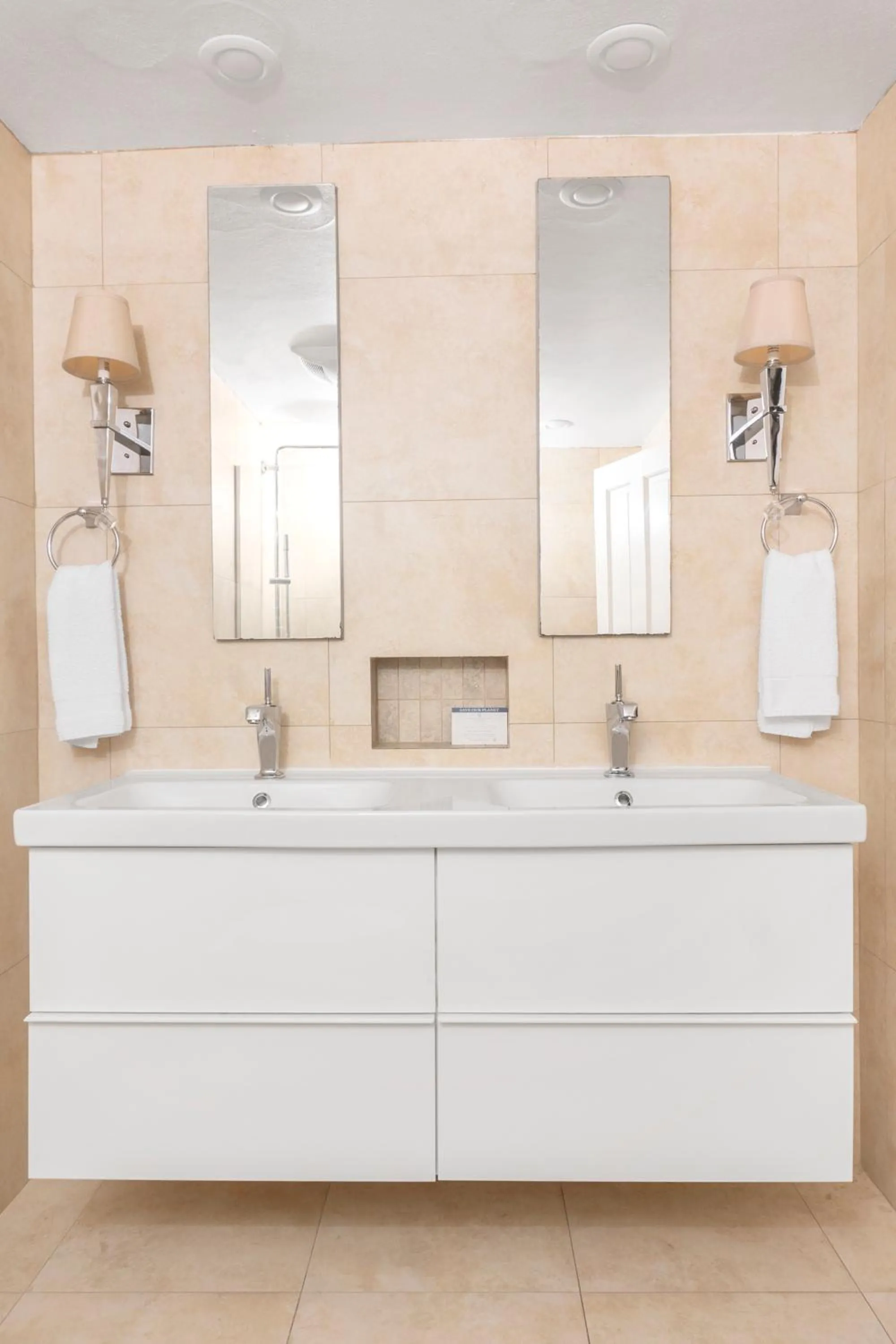 Deluxe King Room with Ocean View in Cambridge Beaches Resort and Spa