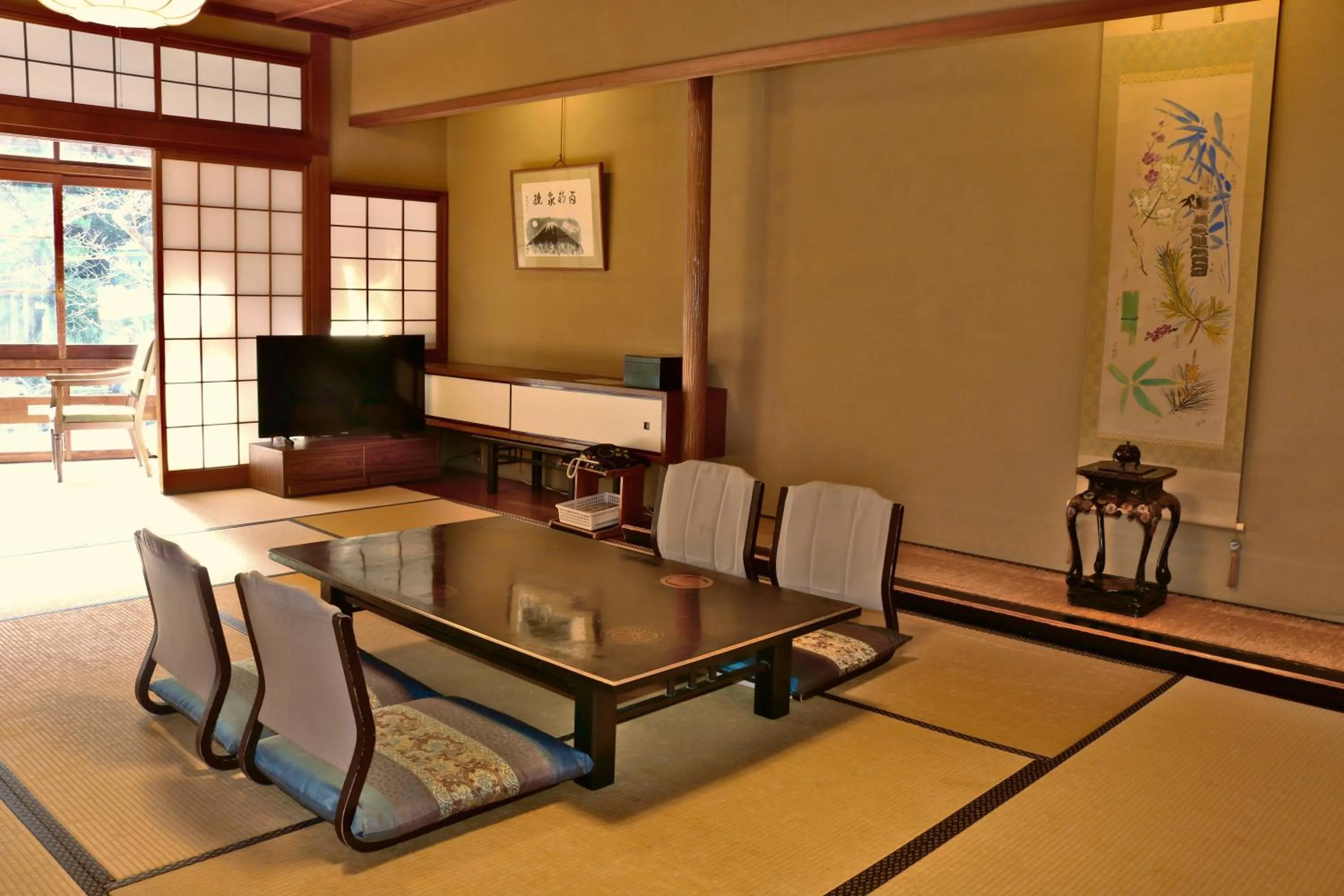 Japanese-Style Room in Tsutaya Ryokan