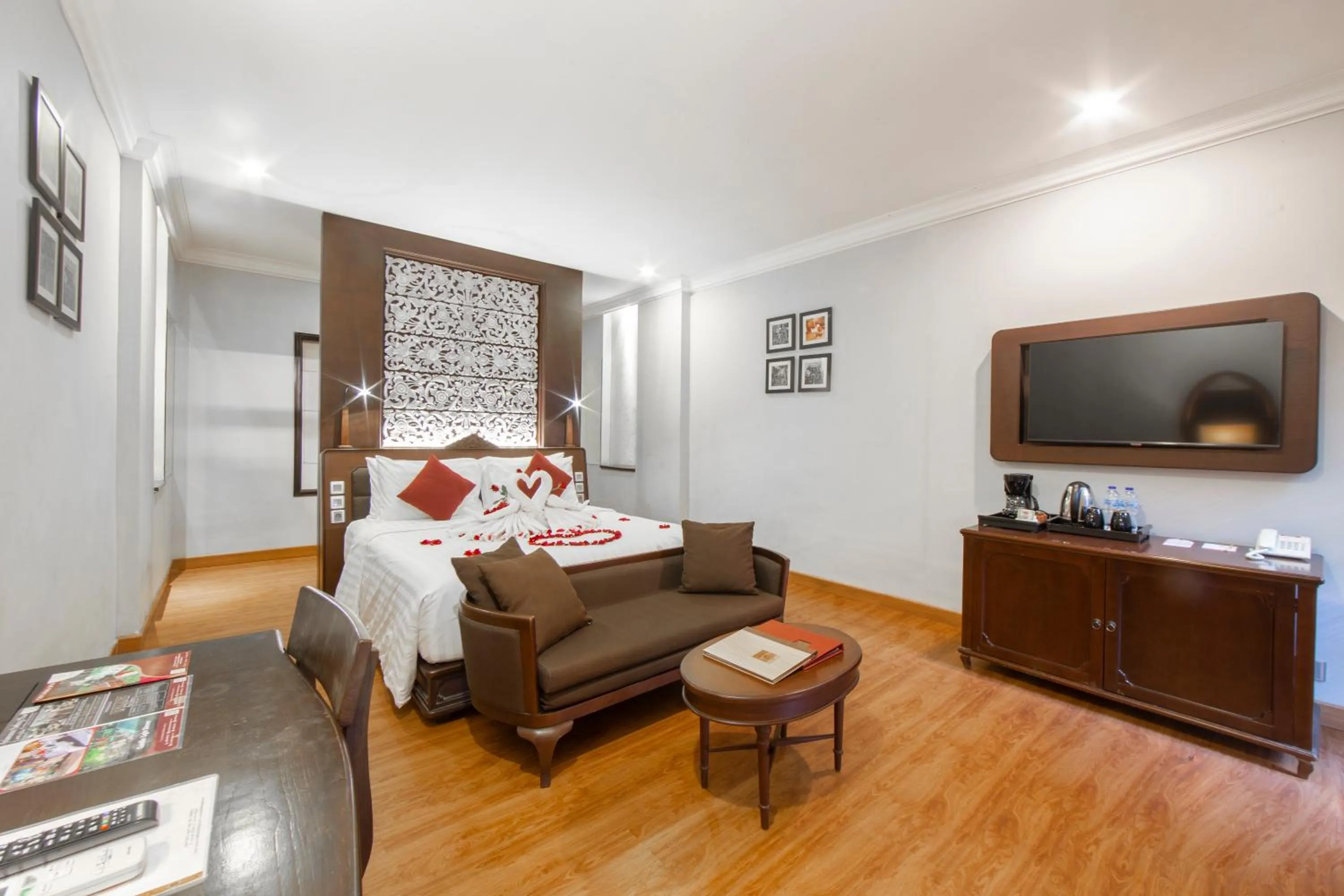 Super Deluxe Double Room with Pool Access in The Lokha Legian Resort & Spa