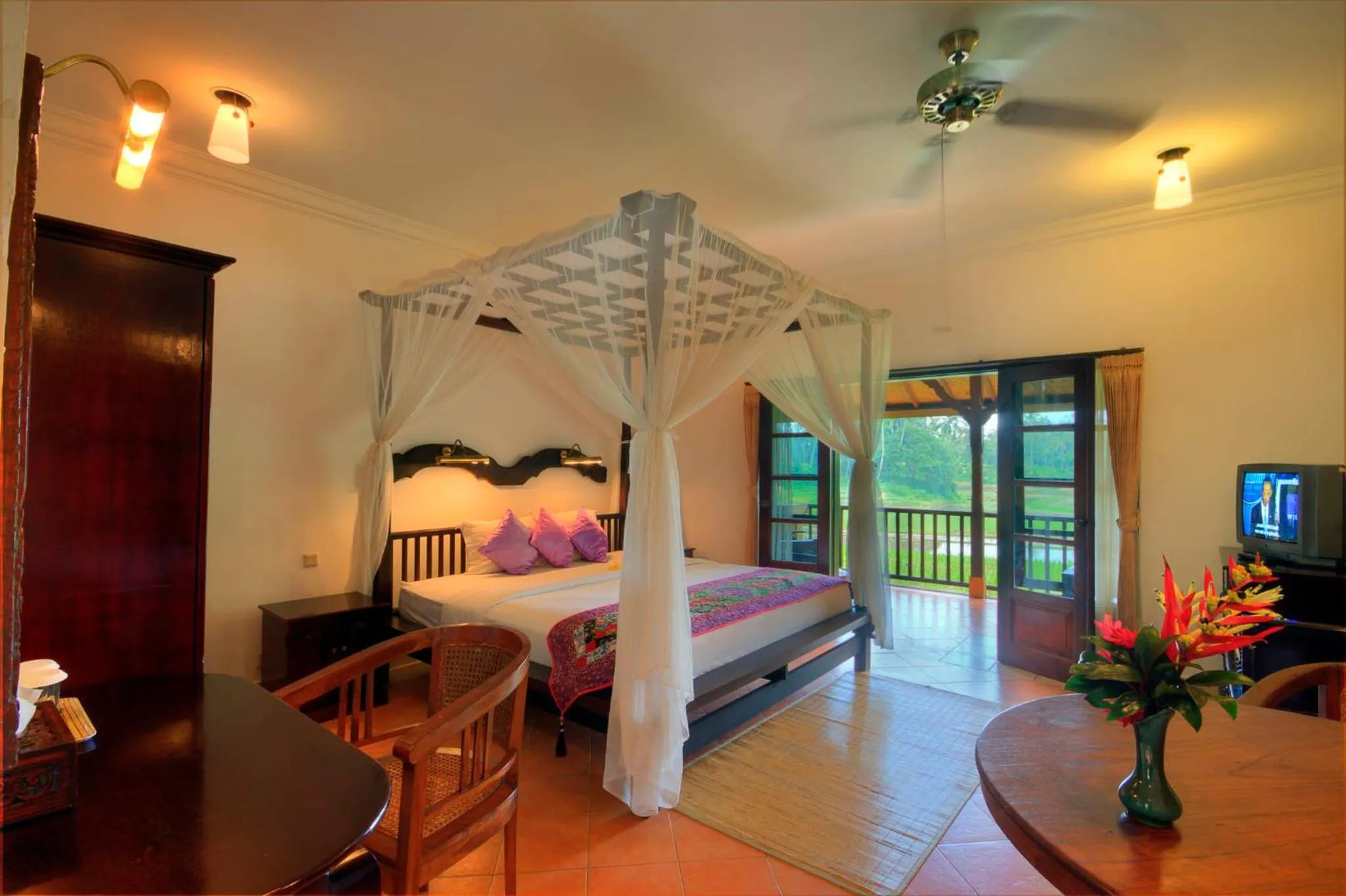 Deluxe Suite with Rice Fields View in Cempaka Belimbing Villa