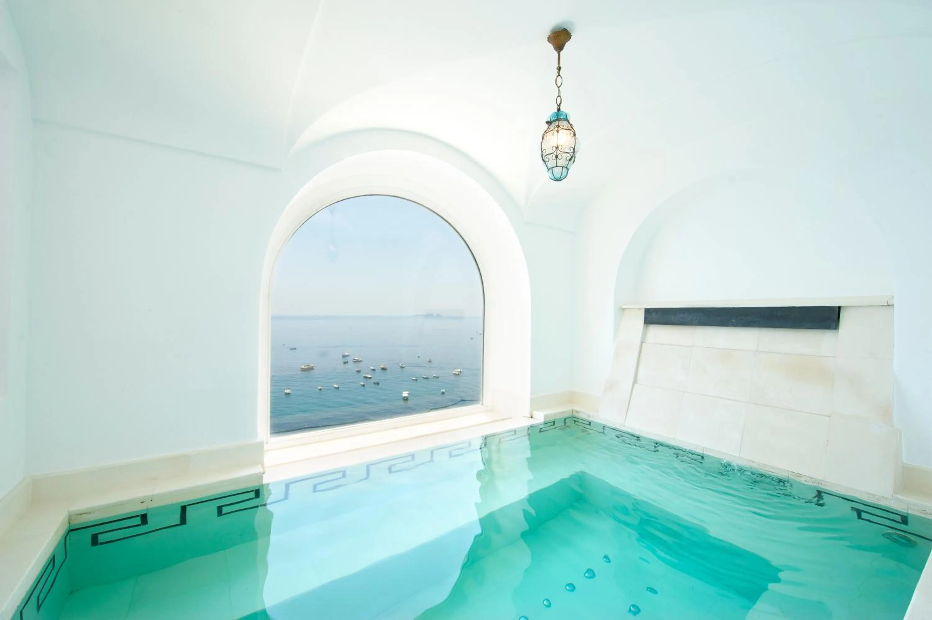 Suite with Private Pool in Hotel Marincanto