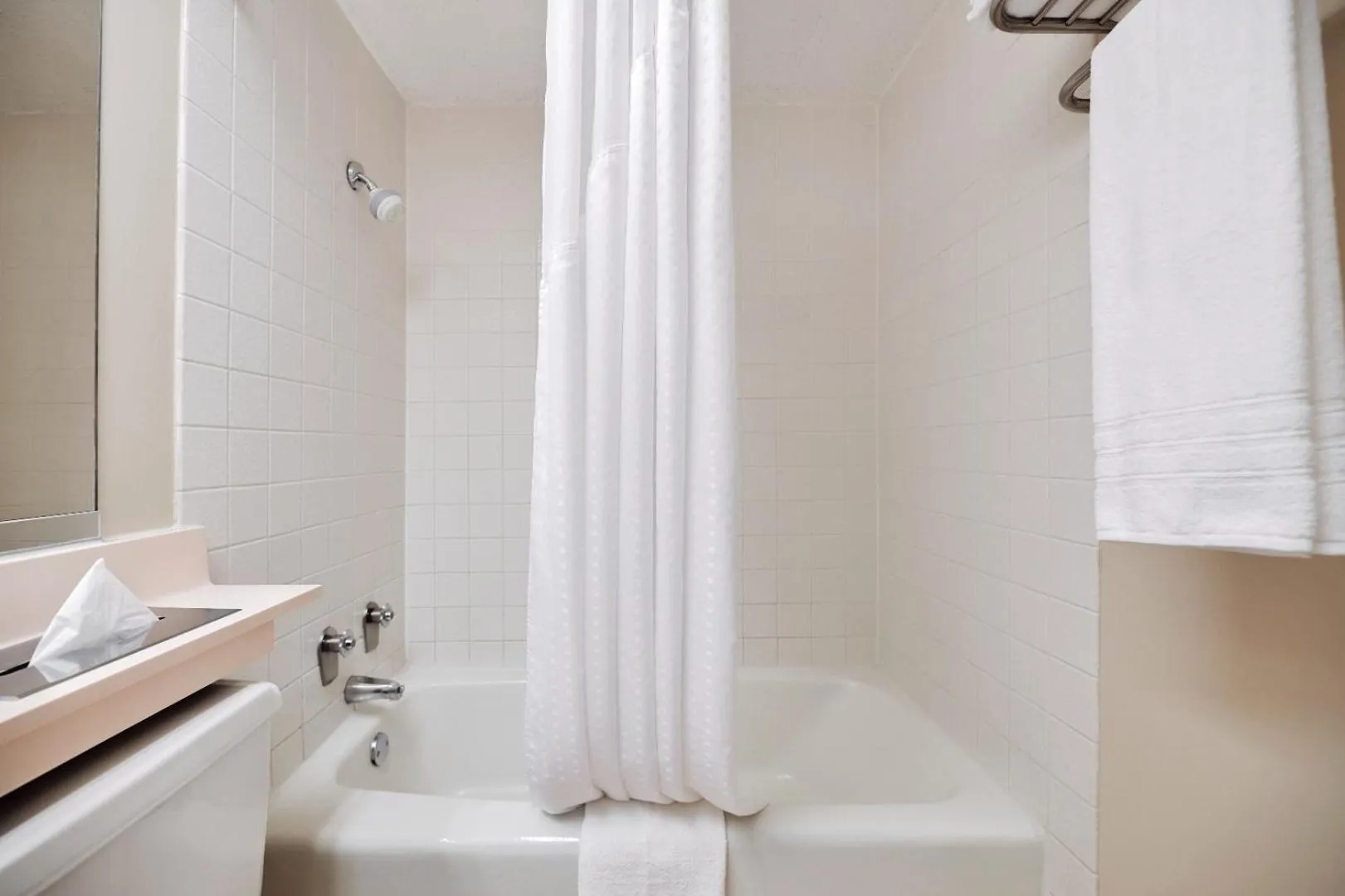 Superior Double Room in Glendale Express Hotel Los Angeles