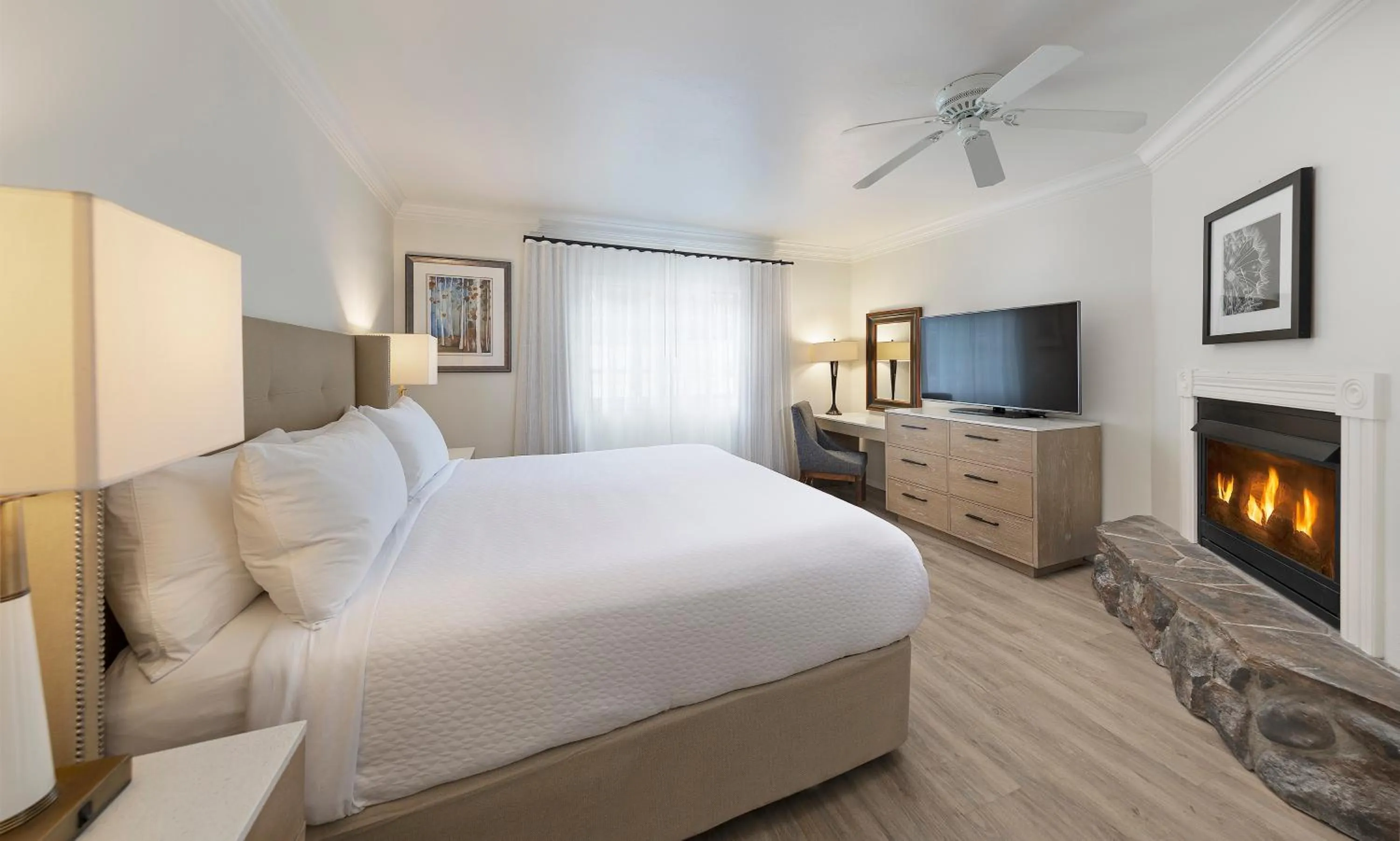 King Room in Pelican Inn & Suites