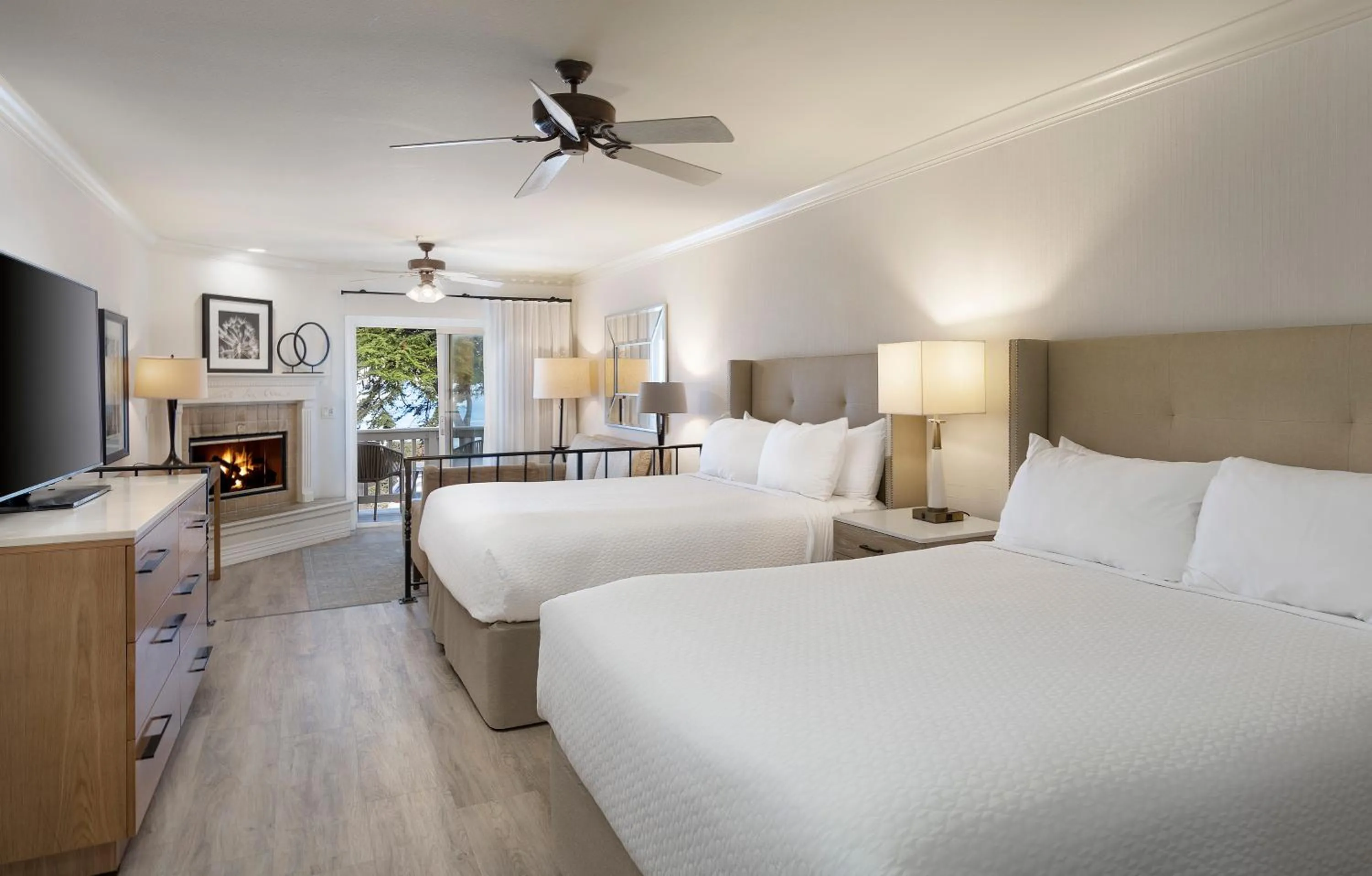 Two Queen Suite with Ocean View in Pelican Inn & Suites