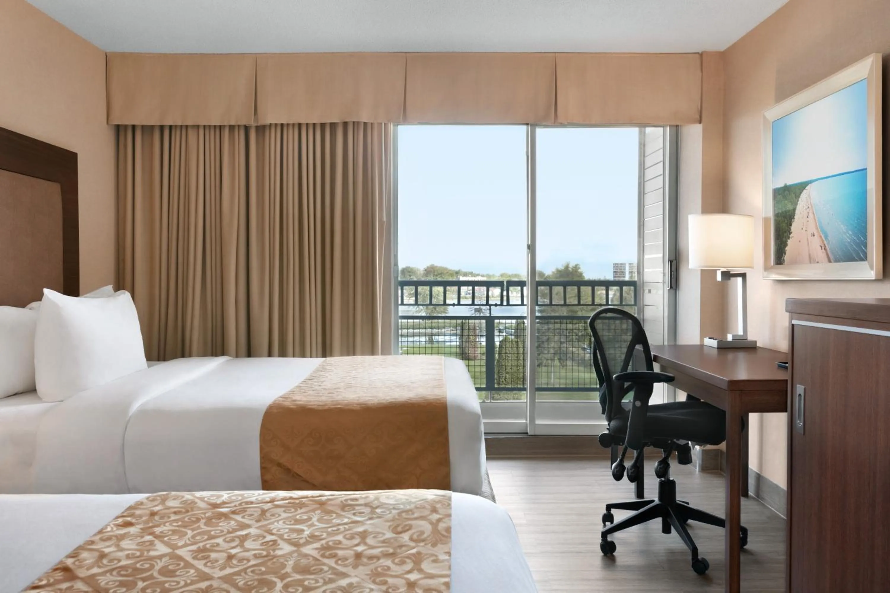 Queen Room with Two Queen Beds and City View - Mobility Access/Non-Smoking in Ramada by Wyndham Belleville Harbourview Conference Center