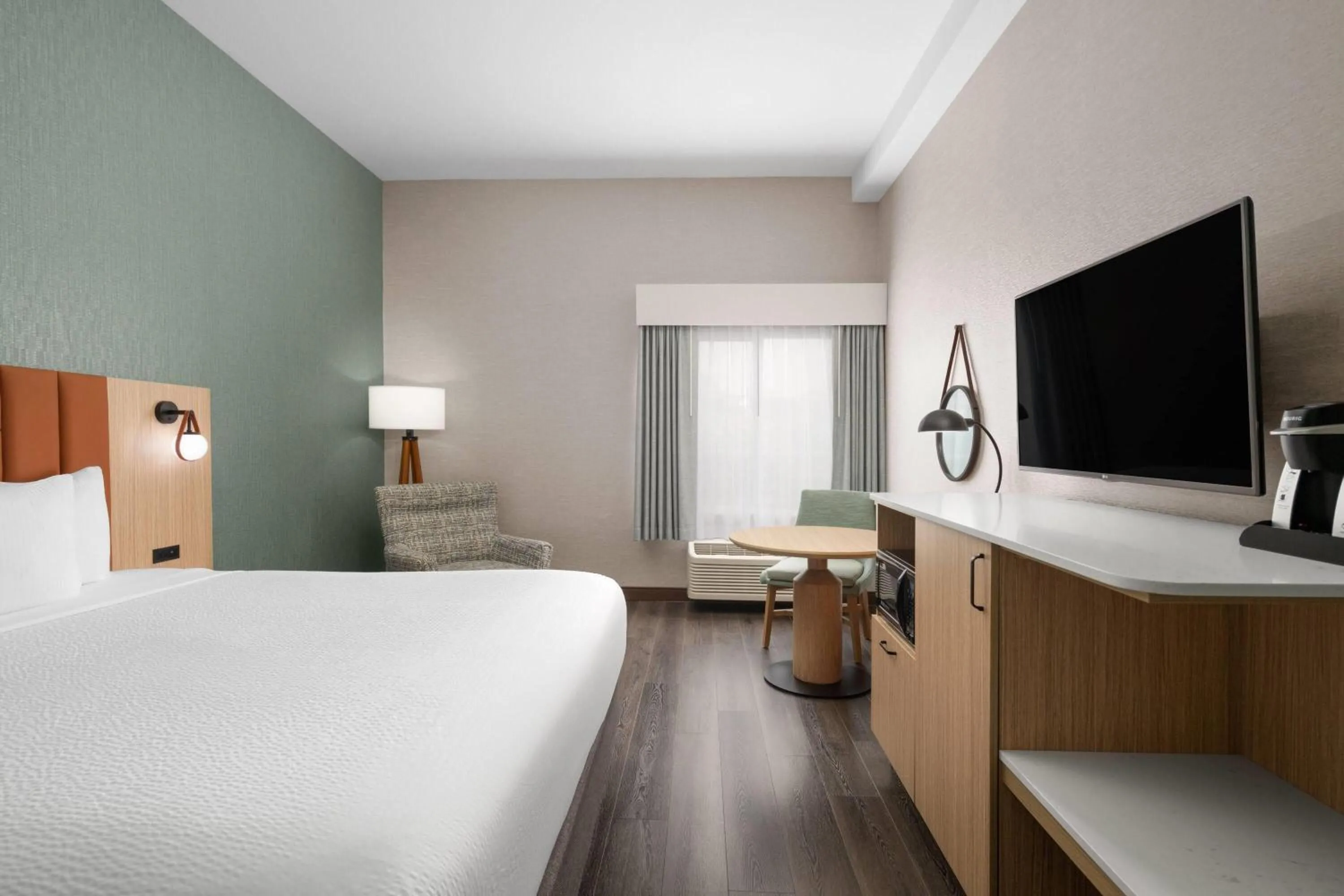 King Room - Mobility Access/Non-Smoking in La Quinta by Wyndham Paso Robles