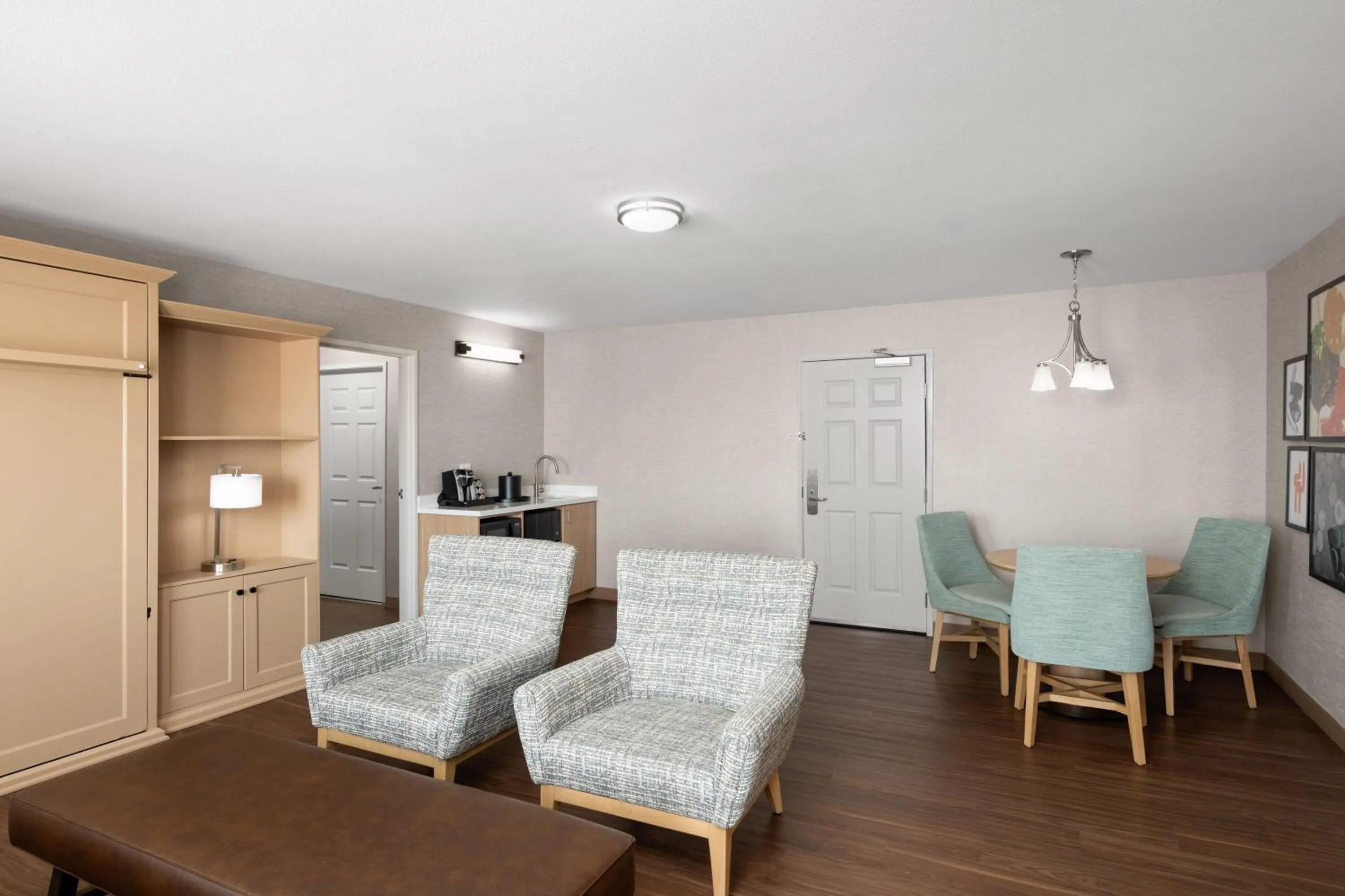 Queen Family Suite - Non-Smoking in La Quinta by Wyndham Paso Robles