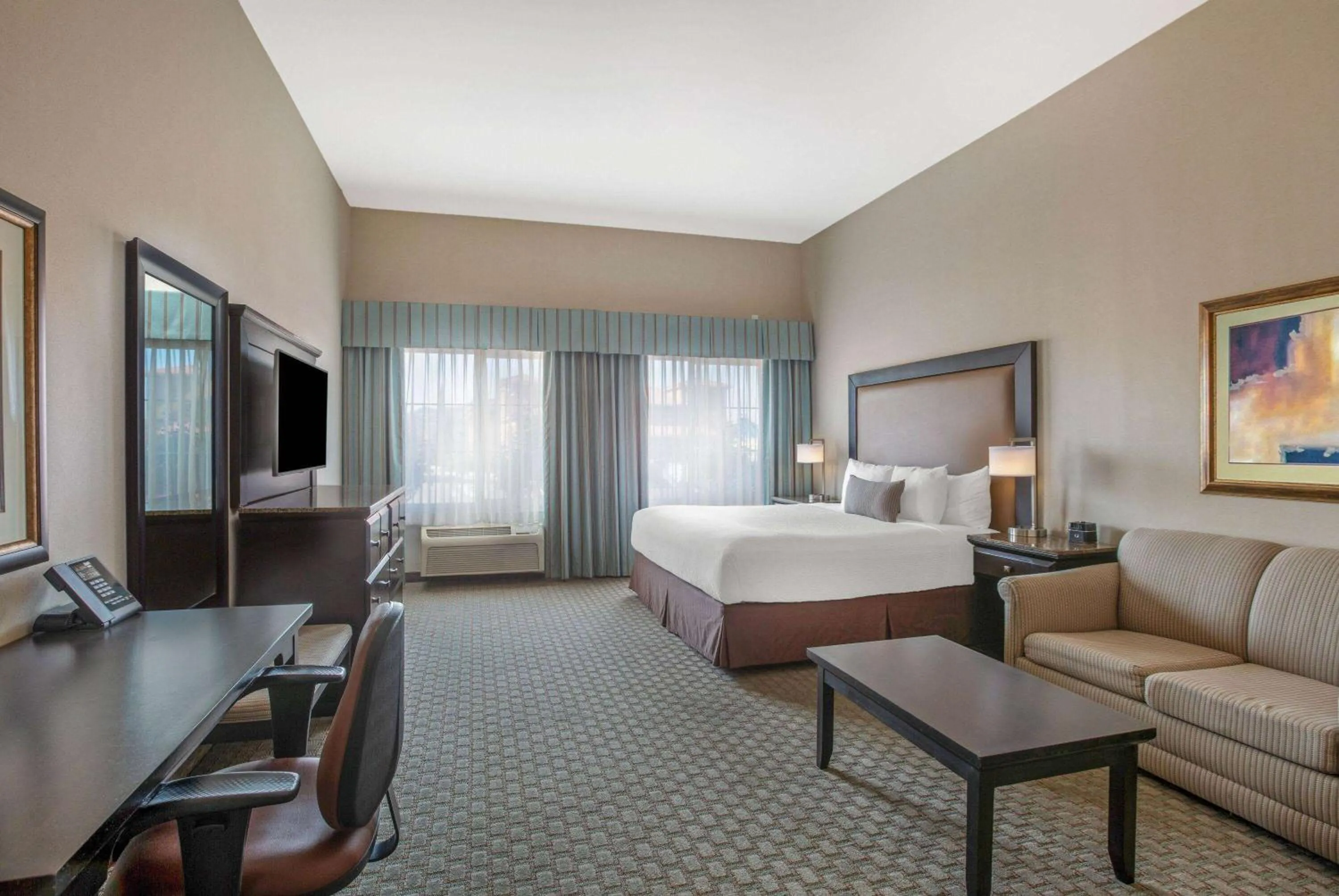 Executive King Room with Sofa Bed in La Quinta by Wyndham Paso Robles