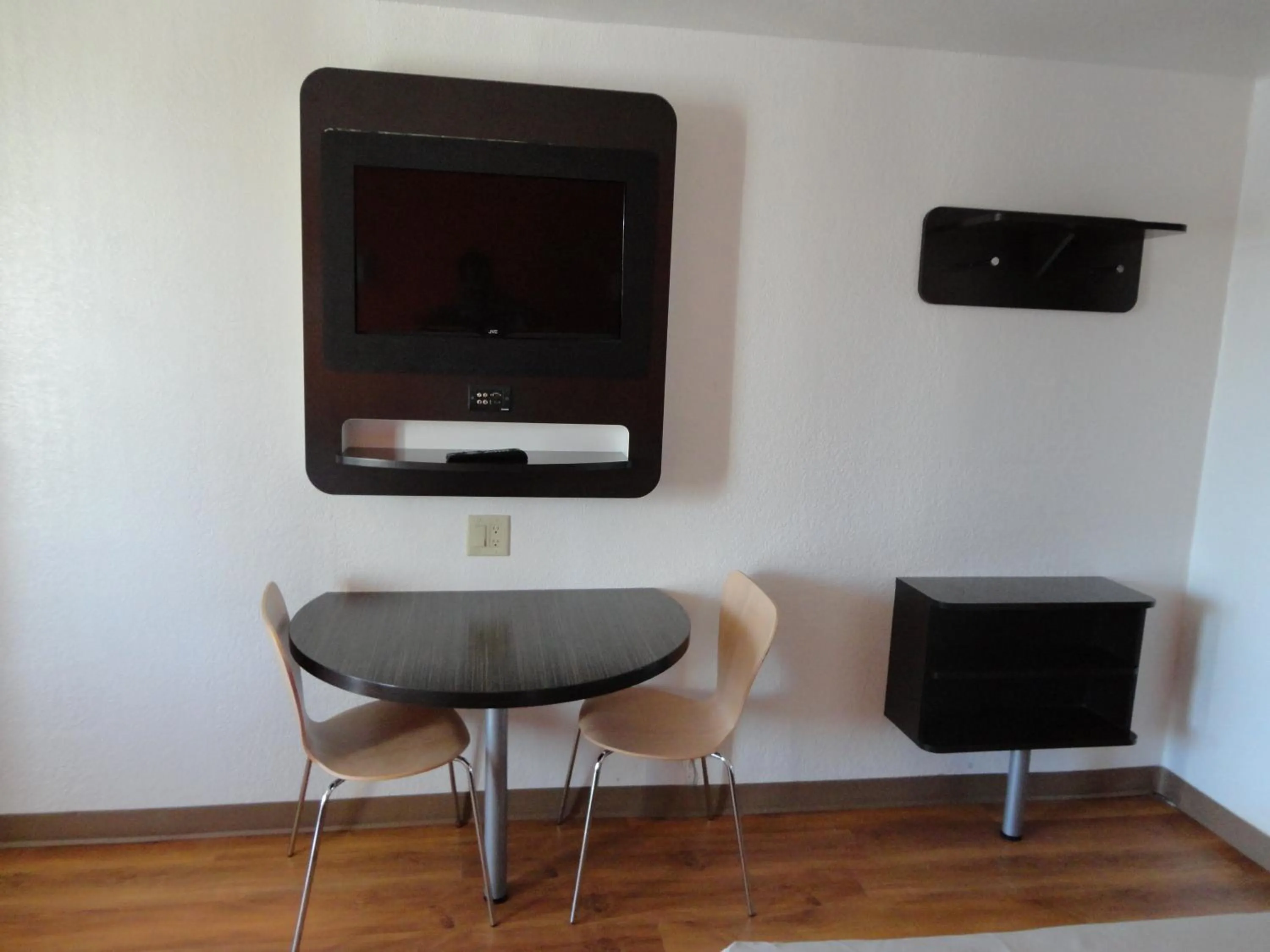 Quadruple Room - single occupancy - Smoking in Motel 6-Round Rock, TX