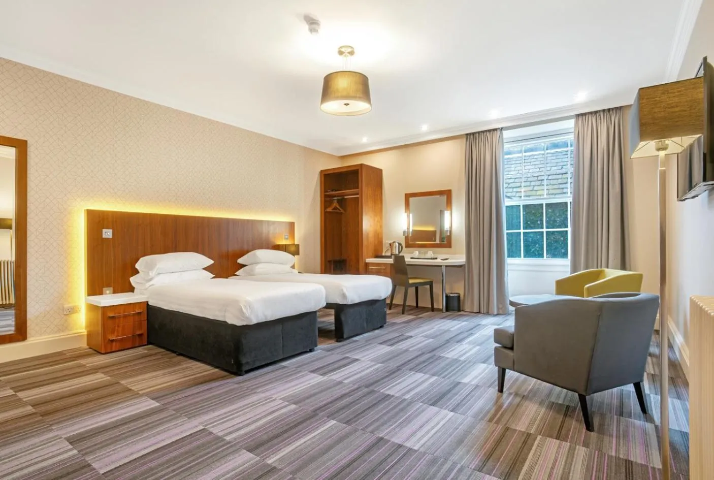 Standard Twin Room in The Place Hotel