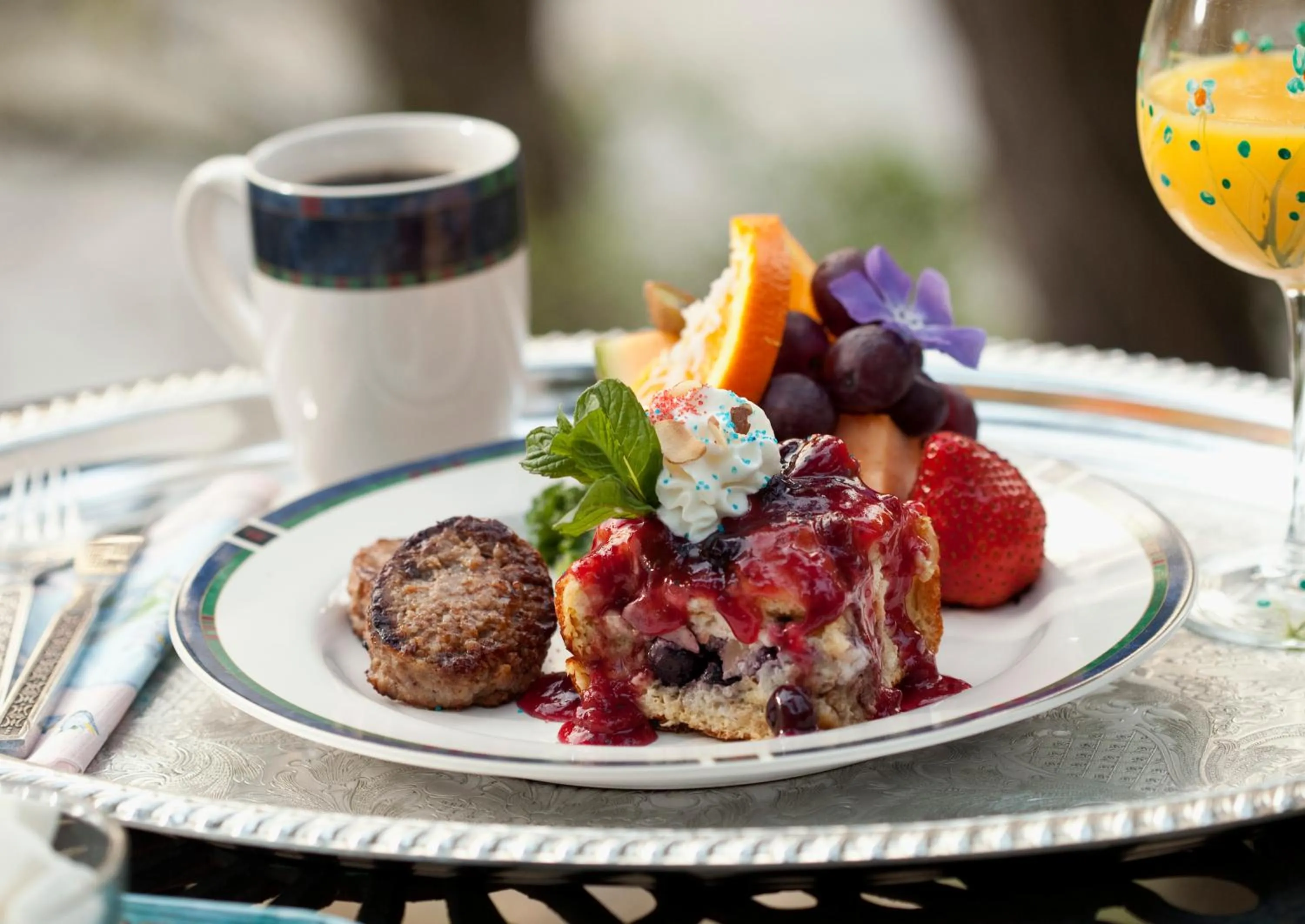 Sarah Bernhardt in Cliff Cottage Inn, Downtown Bed & Breakfast