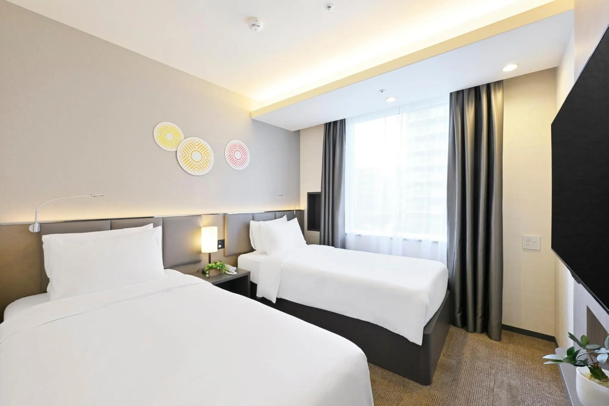 Standard Room - single occupancy in Holiday Inn & Suites Shin Osaka by IHG