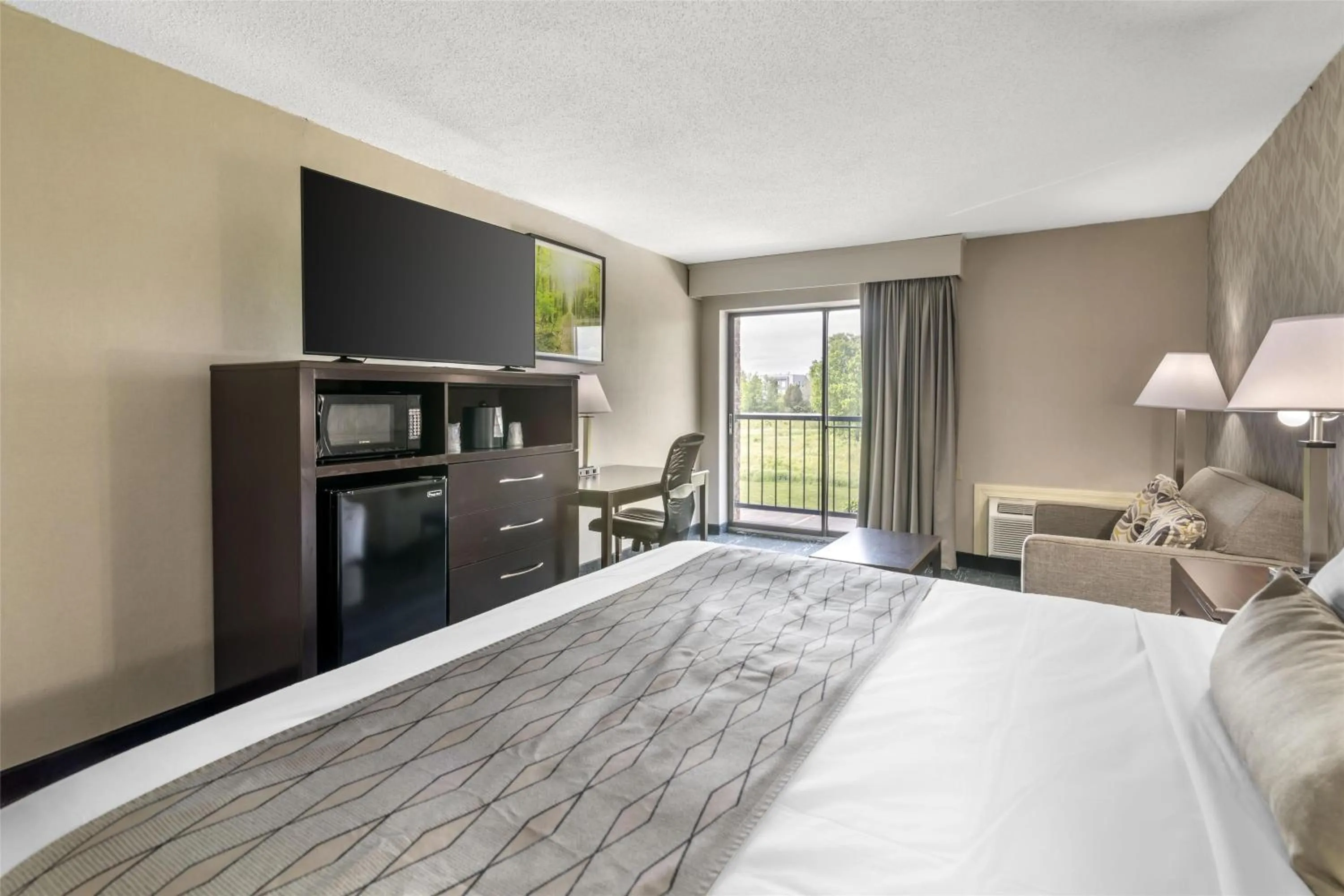 King Room with Sofa Bed - Non-Smoking in Best Western Plus Keene Hotel