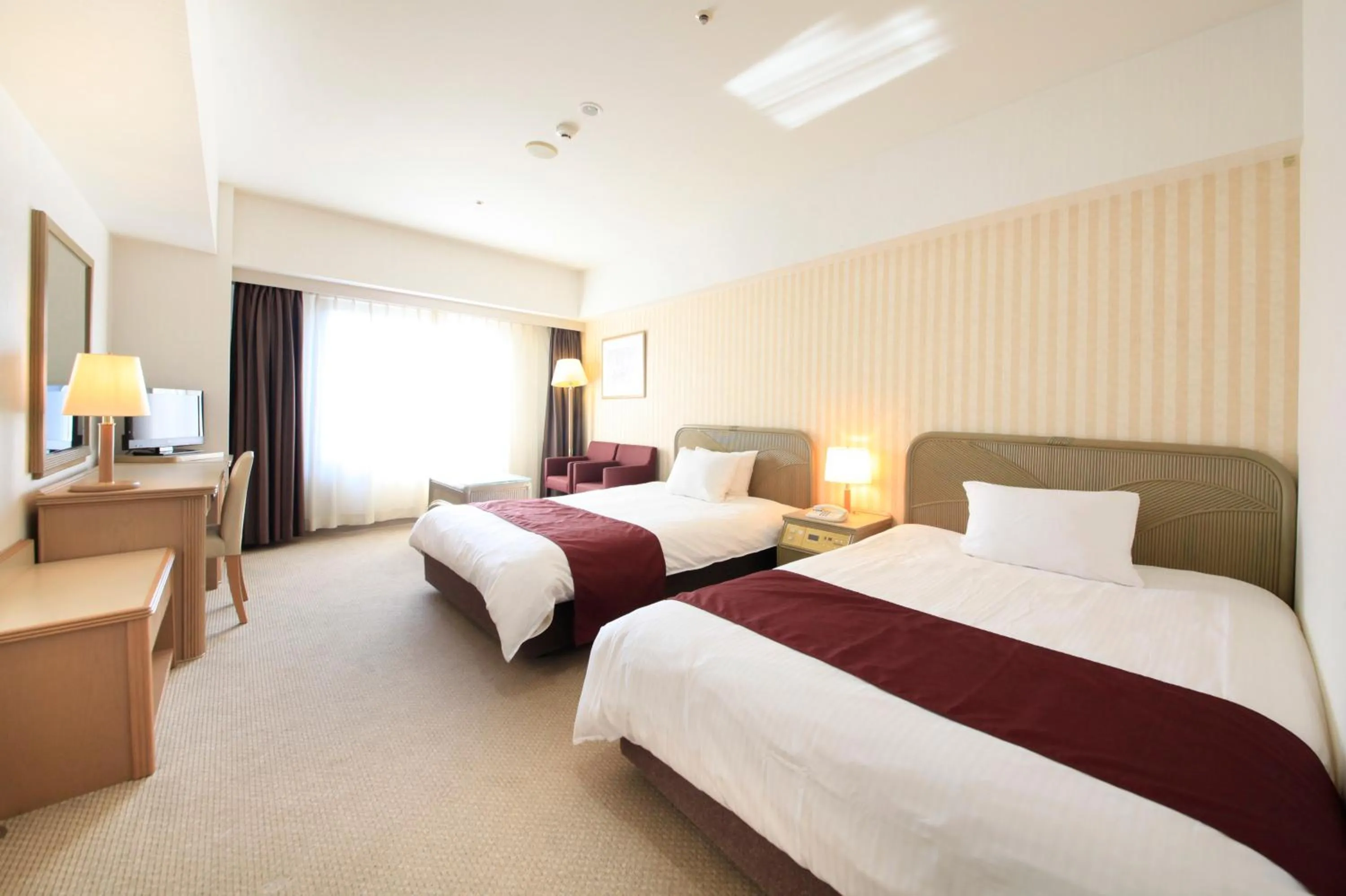 Deluxe Twin Room - Non-Smoking in Quintessa Hotel Sasebo