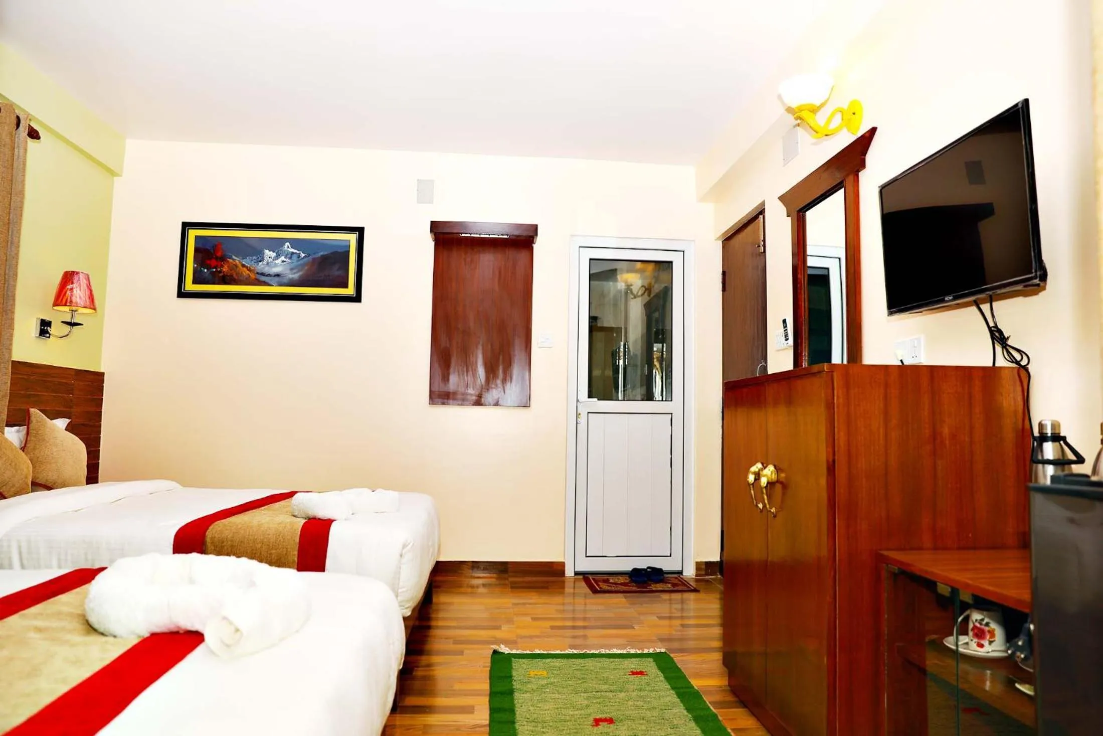 Deluxe Triple Room in Hotel Guru