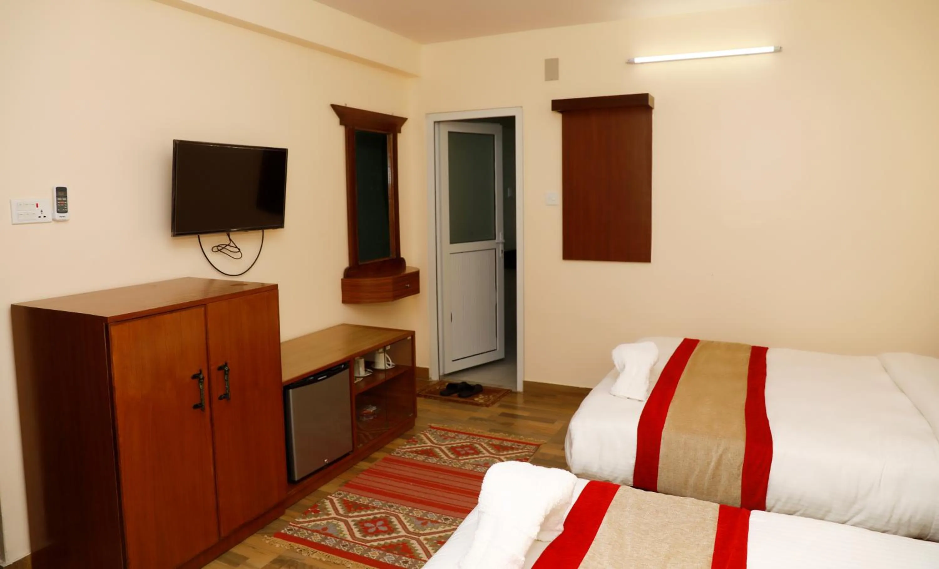 Deluxe Double or Twin Room with Mountain View in Hotel Guru