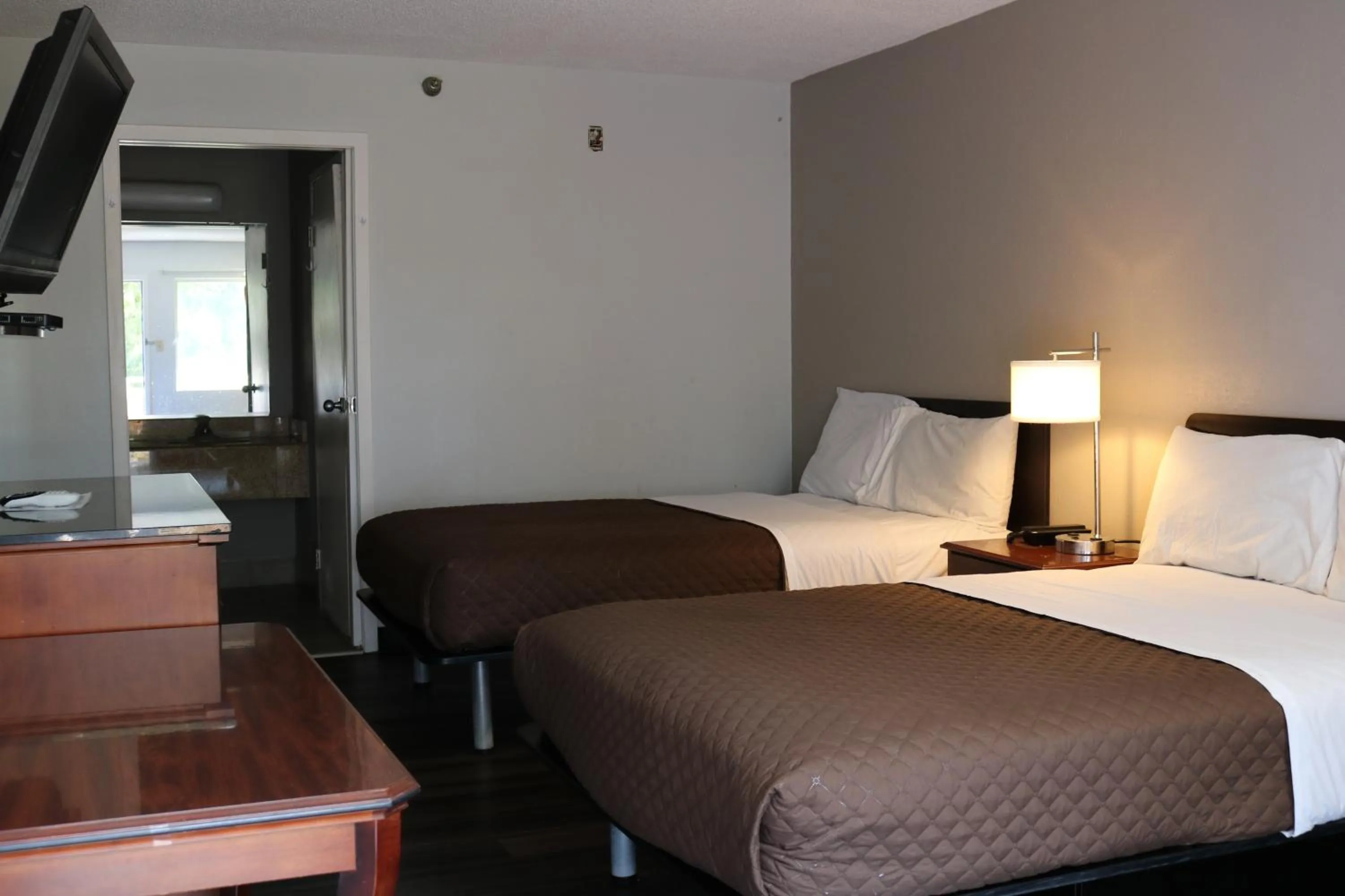 Quadruple Room - Smoking in Rodeway Inn