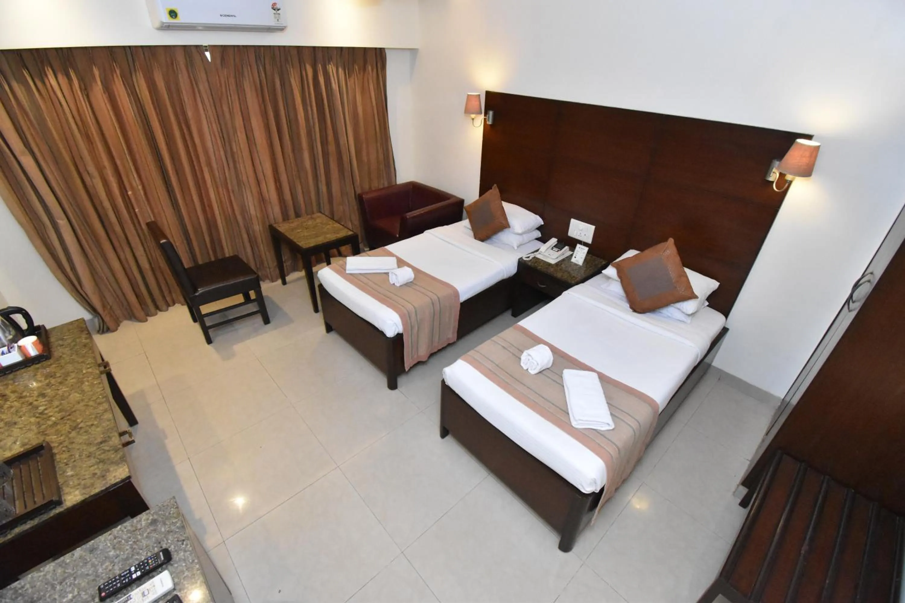 Deluxe Room in Kings International Juhu