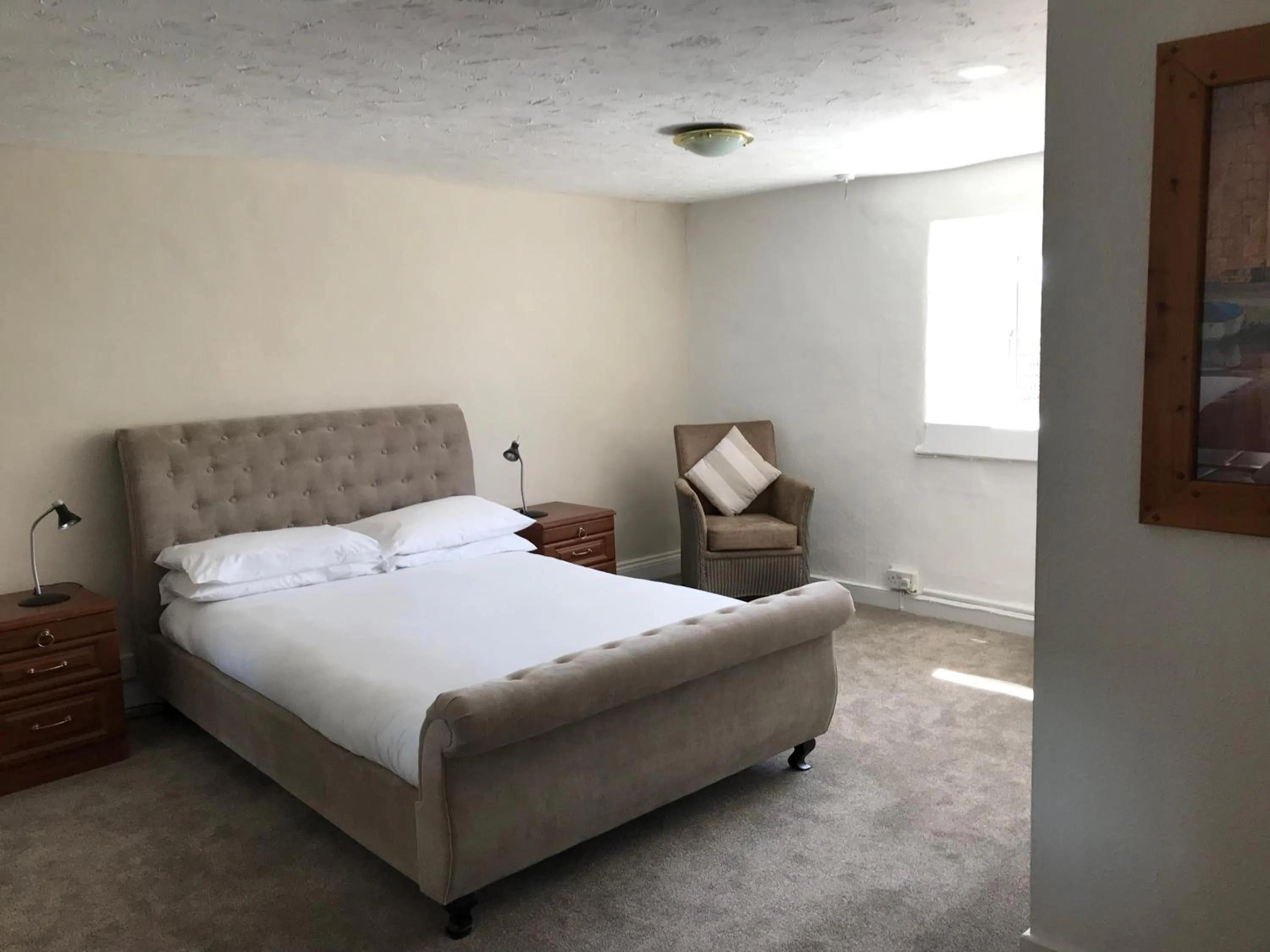 Double Room with Private Bathroom - single occupancy in The White Hart Hotel