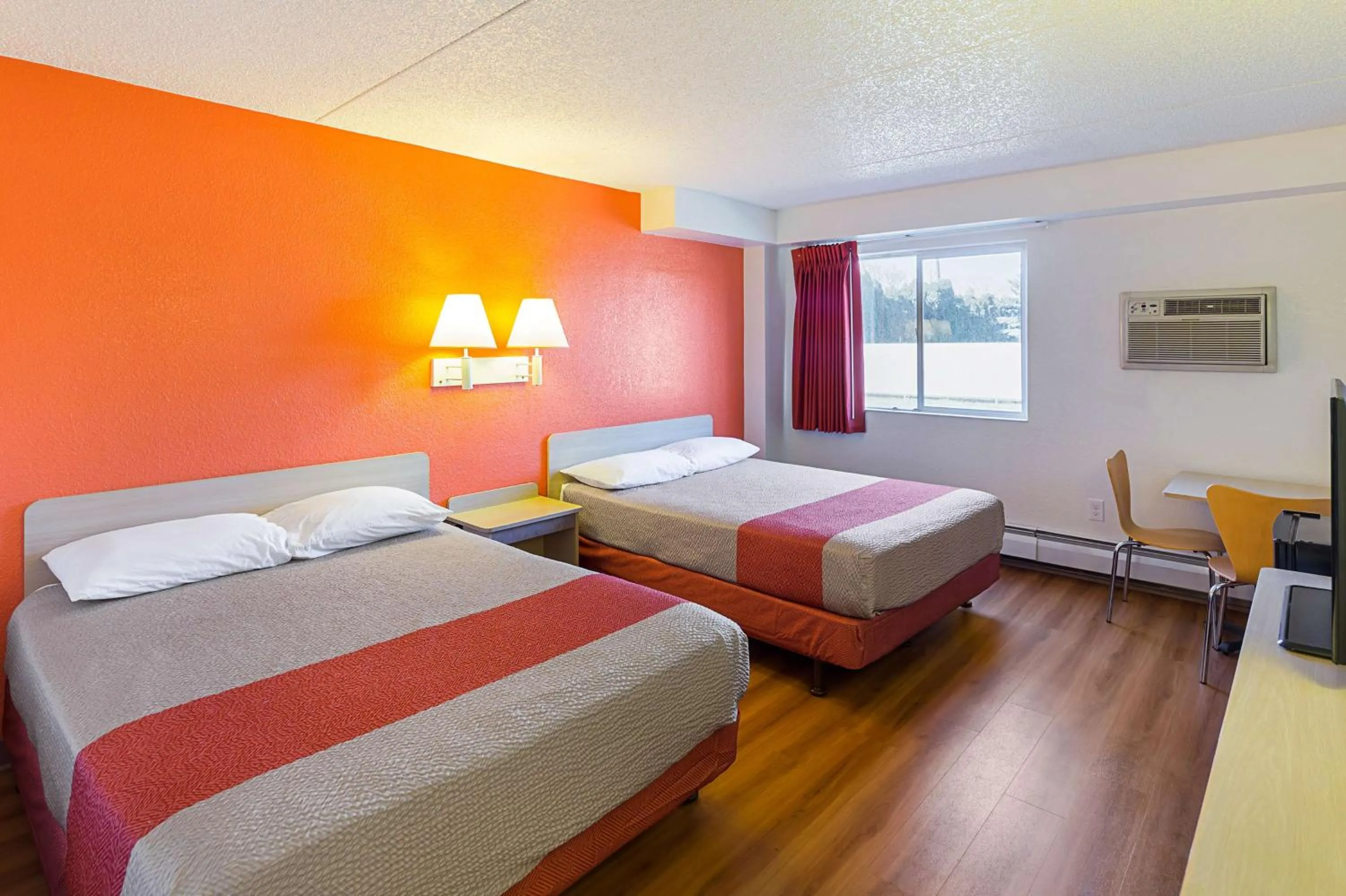 Deluxe Quadruple Room - single occupancy in Motel 6-Spokane, WA - East