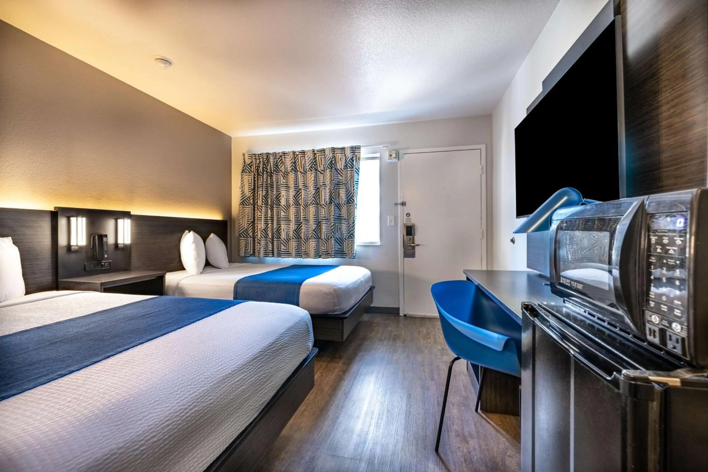 Deluxe Quadruple Room - single occupancy in Motel 6-Twin Falls, ID