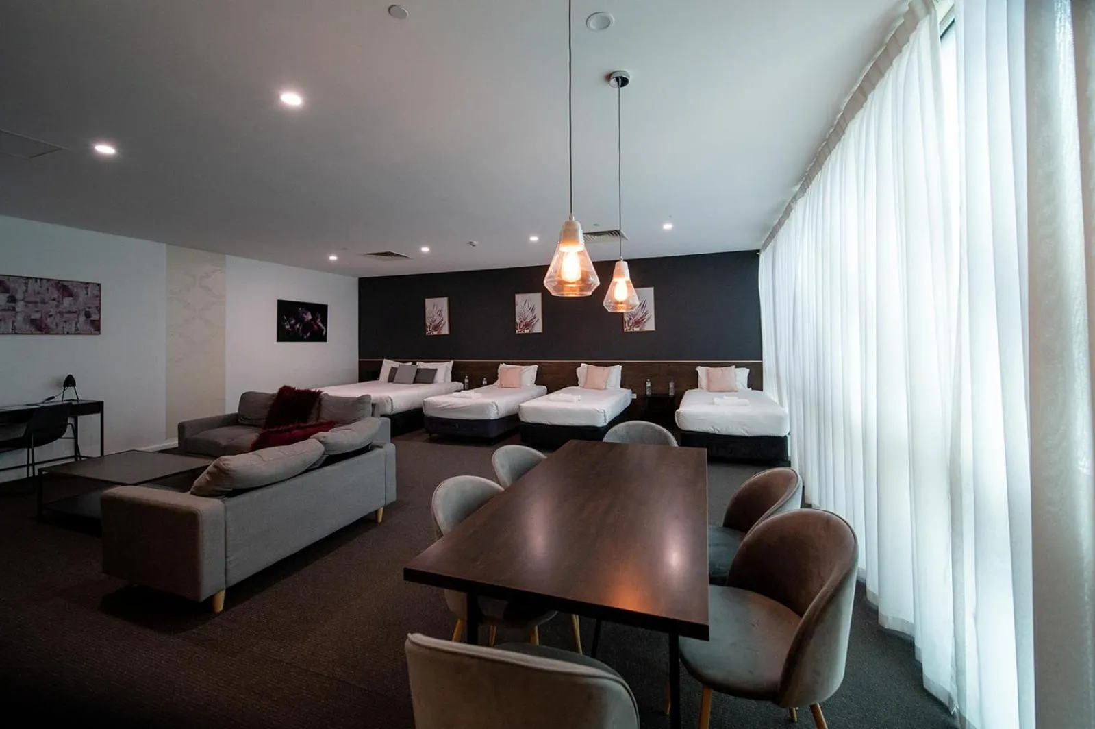 Executive Suite in Sfera's Park Suites & Convention Centre