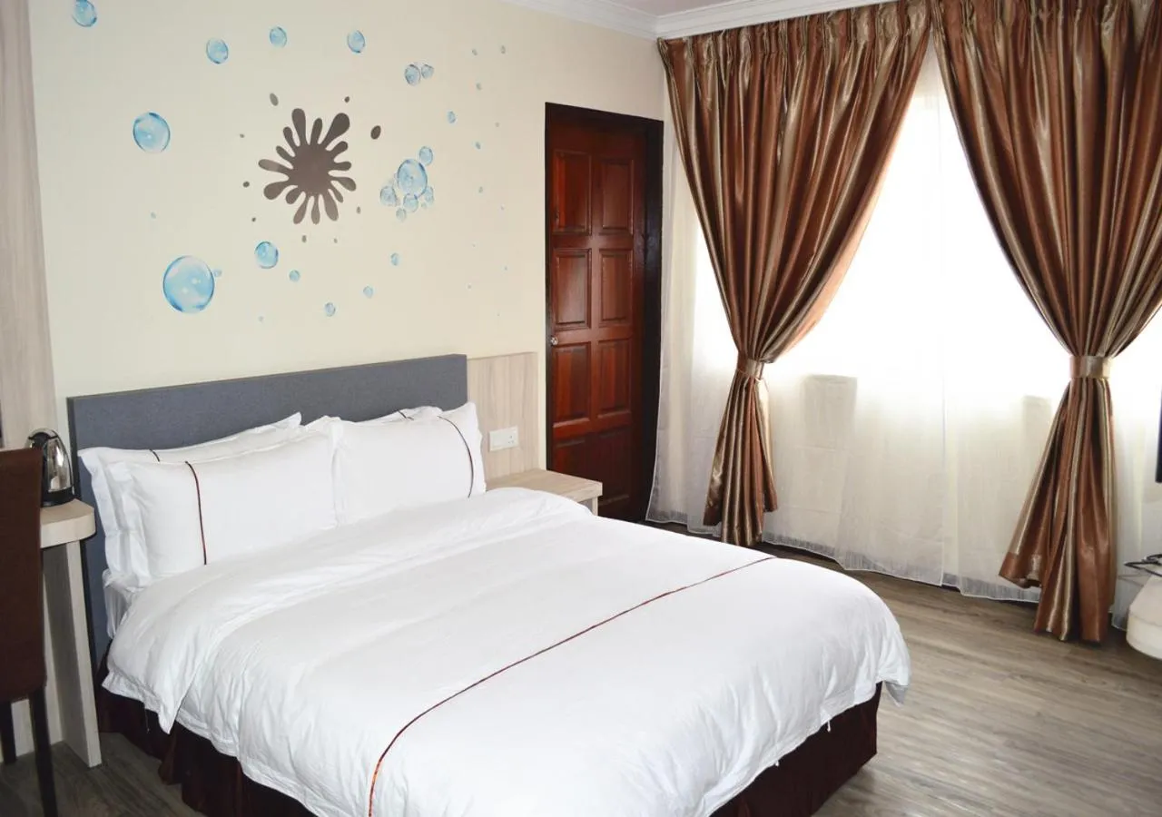 Deluxe Queen Room in Angsoka Hotel