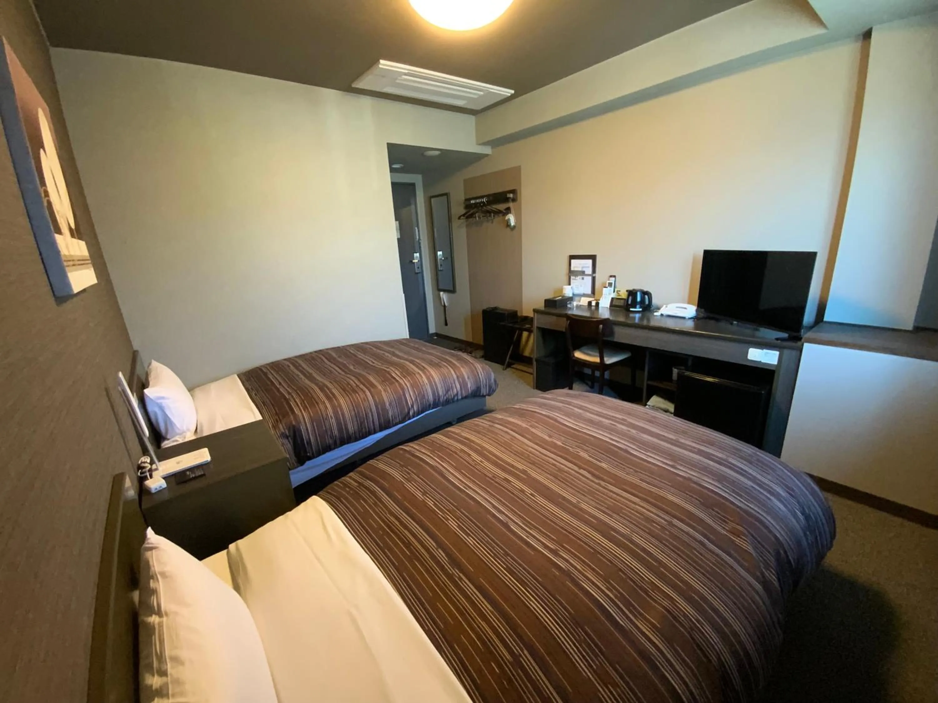 Twin Room - single occupancy - Non-Smoking in Hotel Route-Inn Nakano
