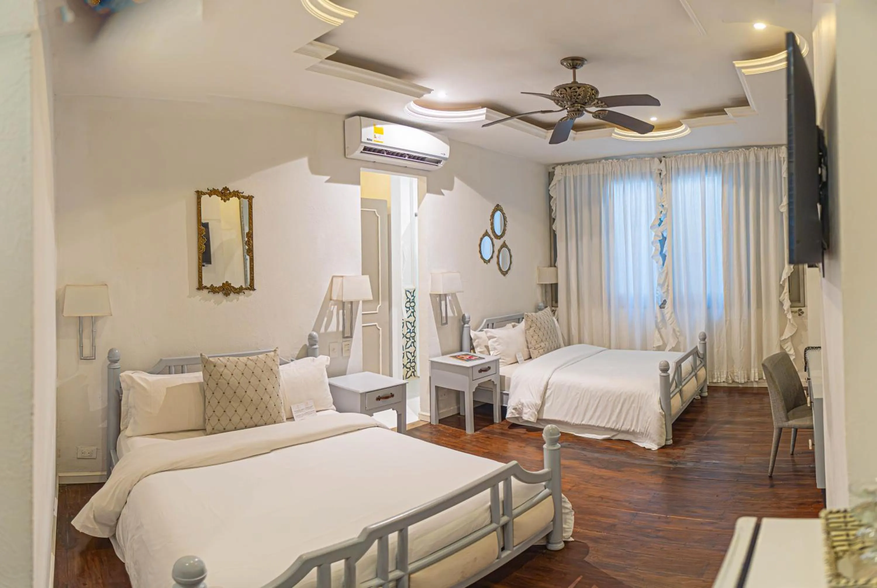 Superior Double Room in Hotel Monaguillo de Getsemaní