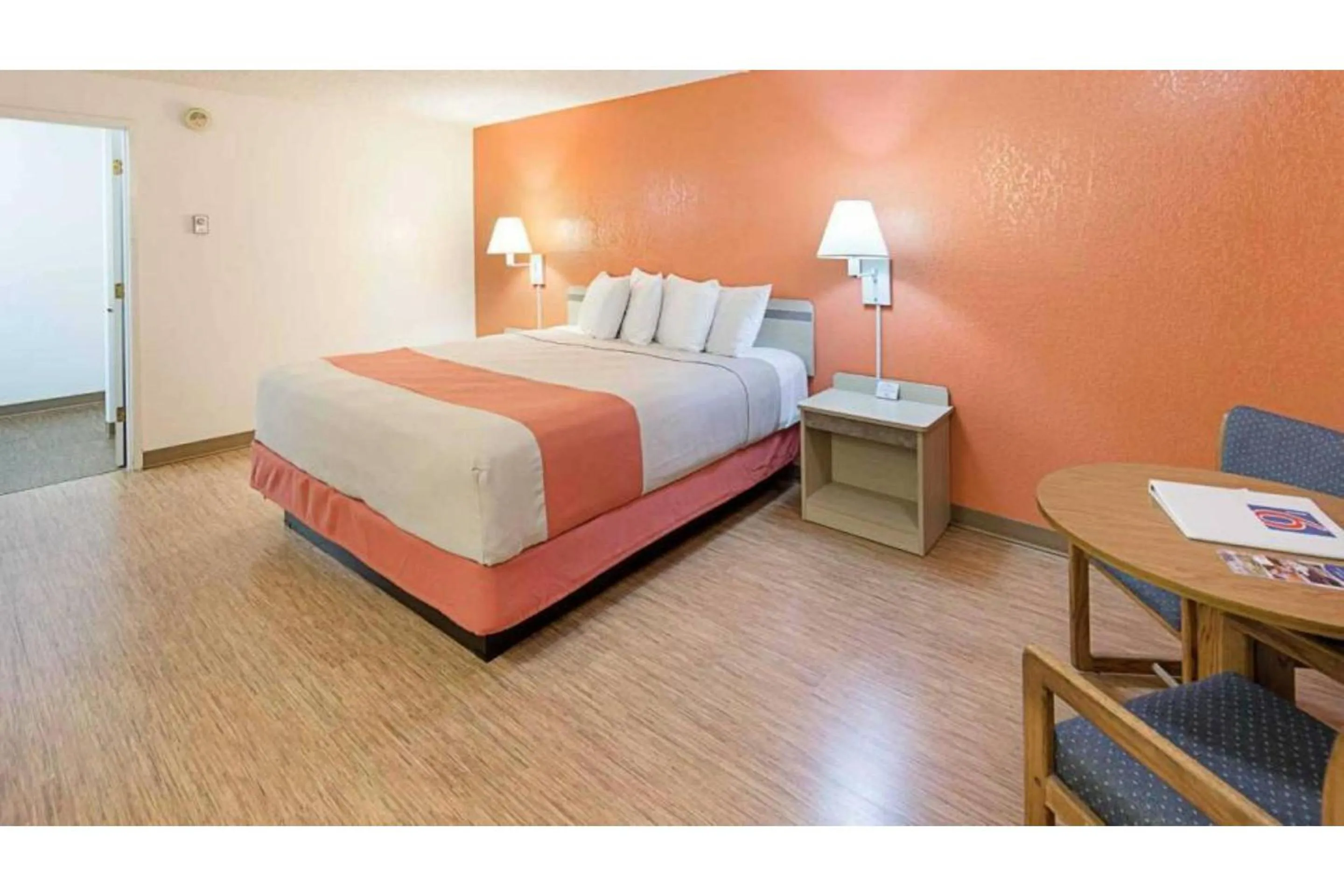 Deluxe Queen Room - single occupancy - Non-Smoking in Motel 6 Gold Beach