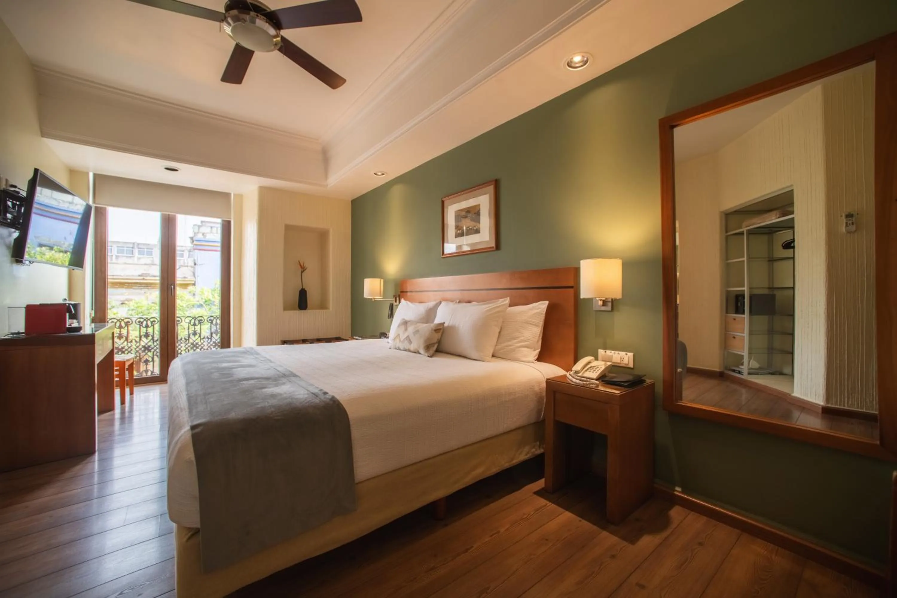 Superior Queen Room in Hotel Abu