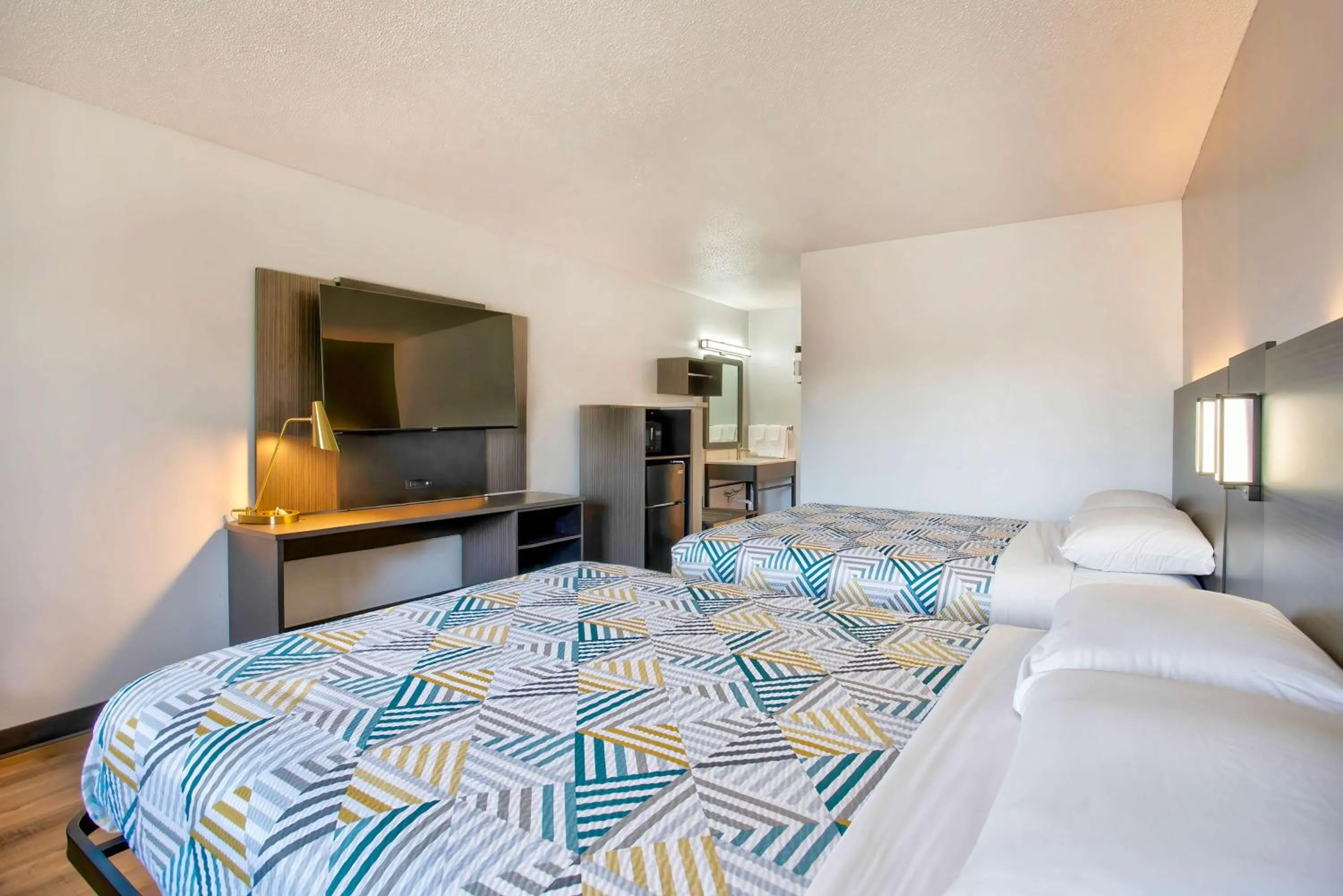 Queen Room with Two Queen Beds - single occupancy - Non-Smoking in Motel 6-Bend, OR