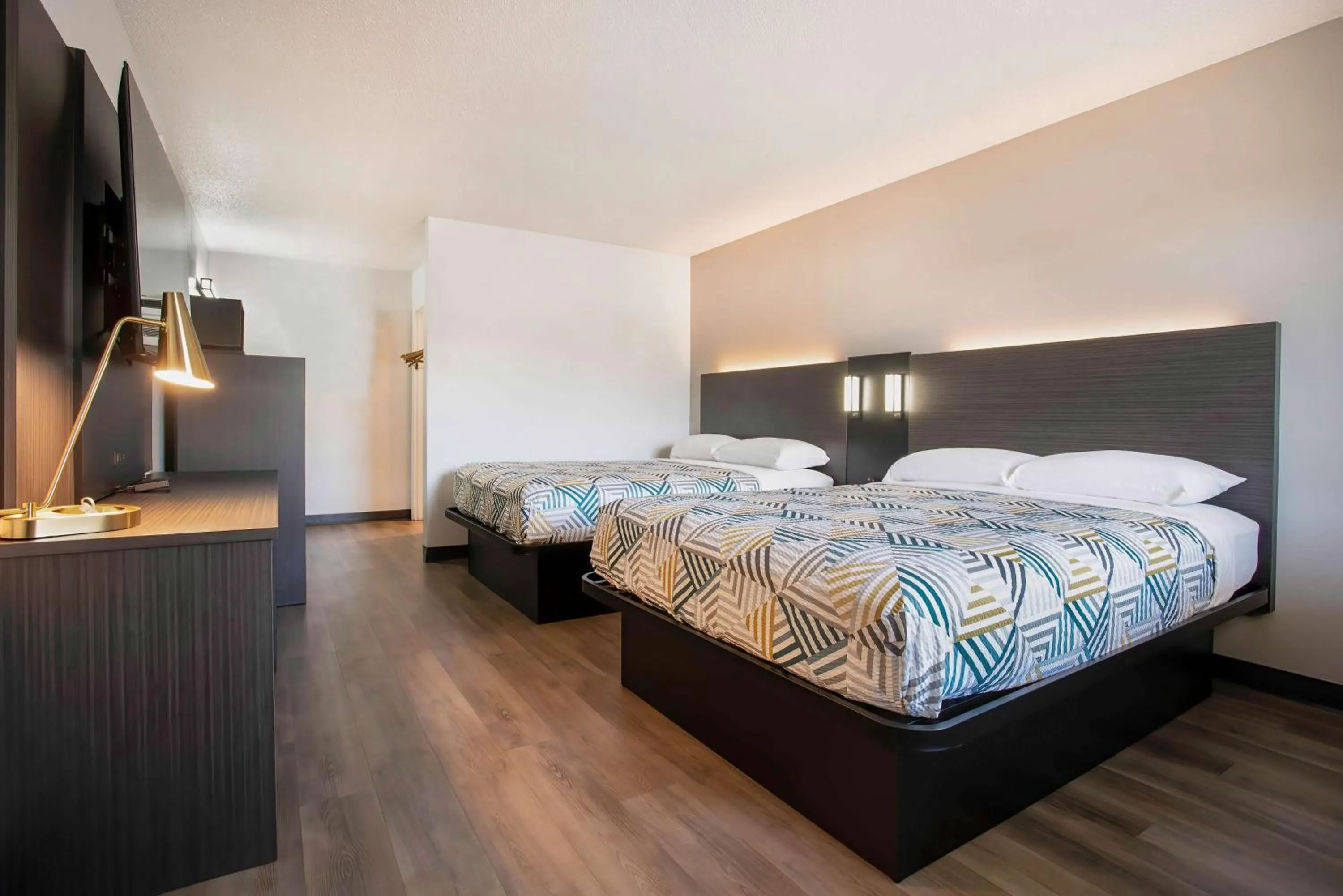 Queen Room with Two Queen Beds - Smoking in Motel 6-Bend, OR