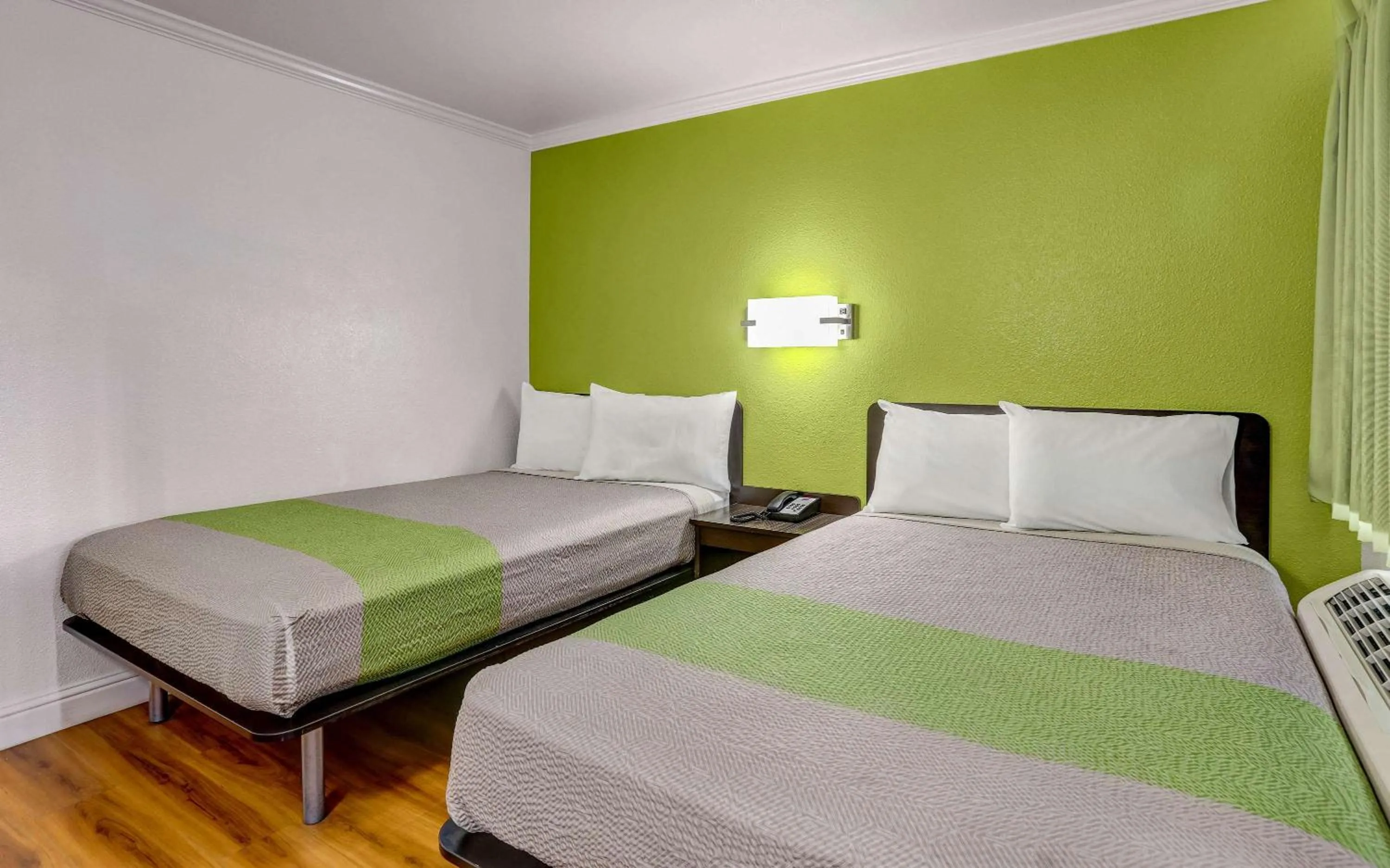 Deluxe Quadruple Room - single occupancy in Motel 6-King City, CA