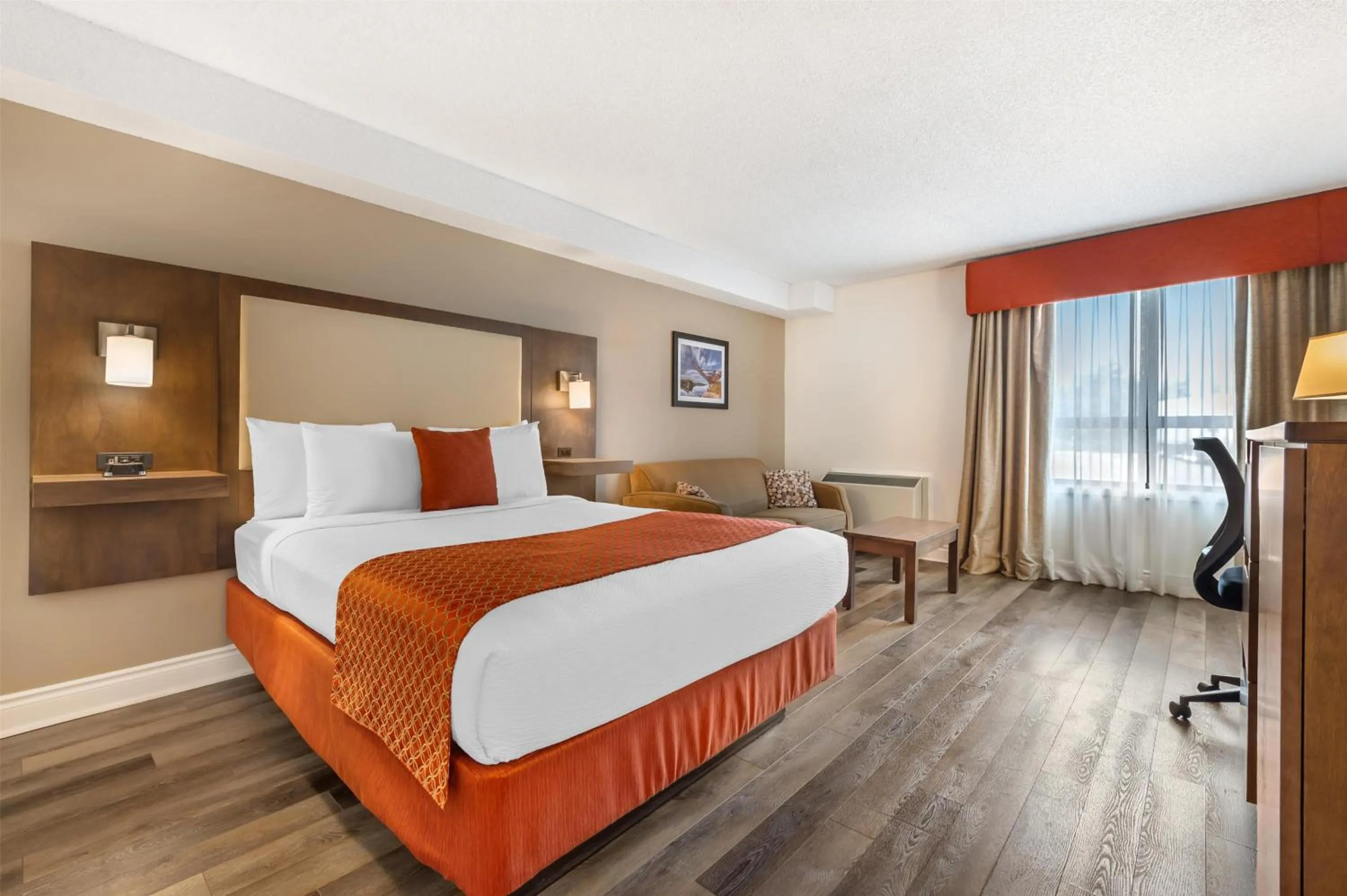 Queen Room with Sofa Bed - Non-Smoking in Best Western Smiths Falls Hotel