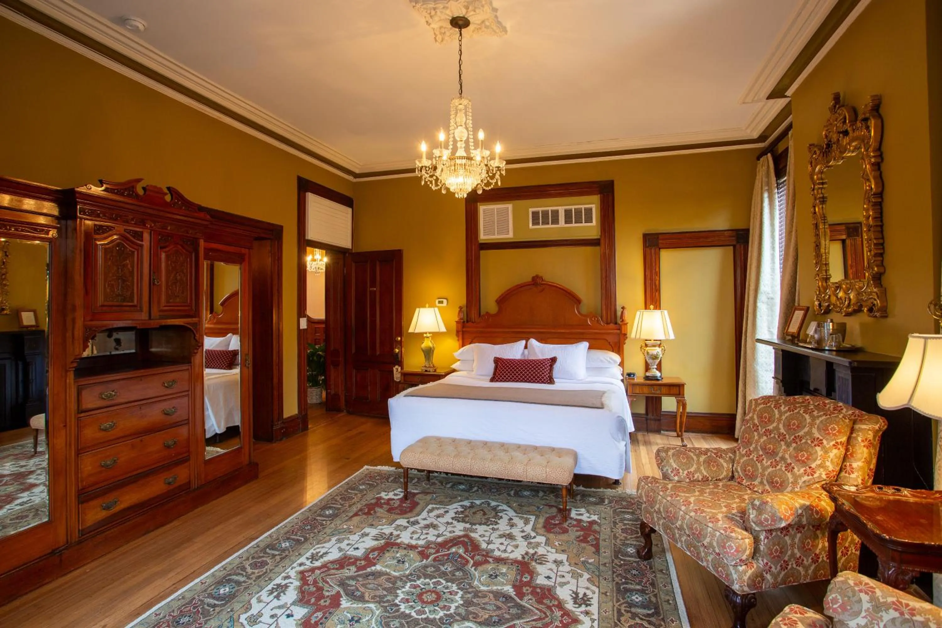 John Wesley - Luxury King Room in Kehoe House, Historic Inns of Savannah Collection
