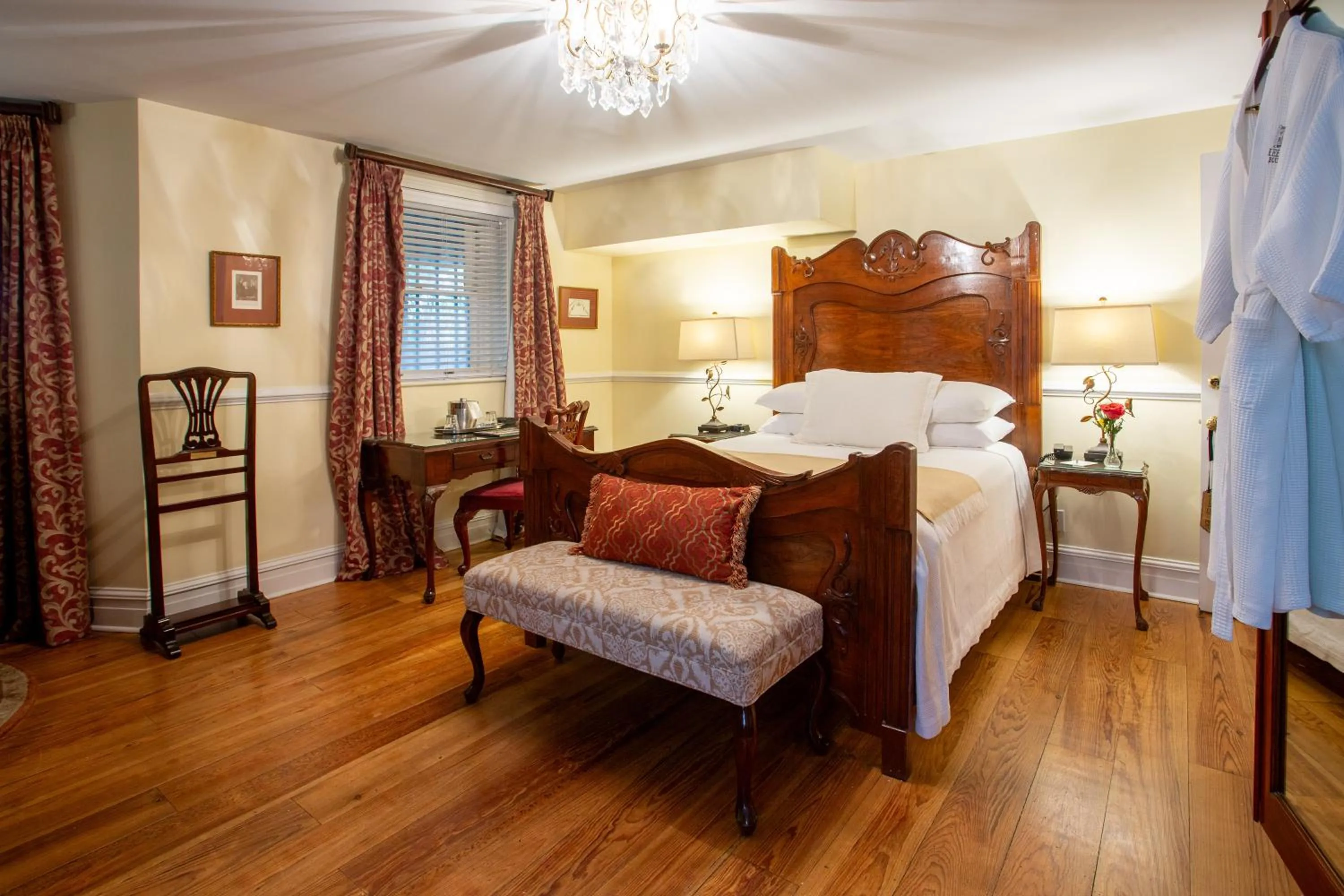 George Whitfield - Classic Queen Room in Kehoe House, Historic Inns of Savannah Collection