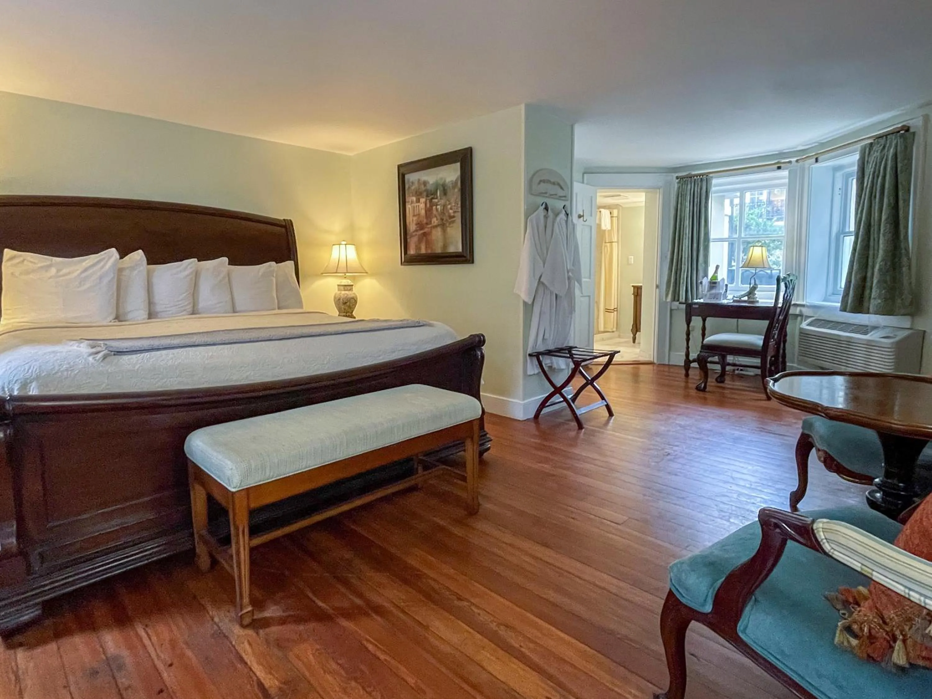 Chatham Room - Lower Level King in Eliza Thompson House, Historic Inns of Savannah Collection