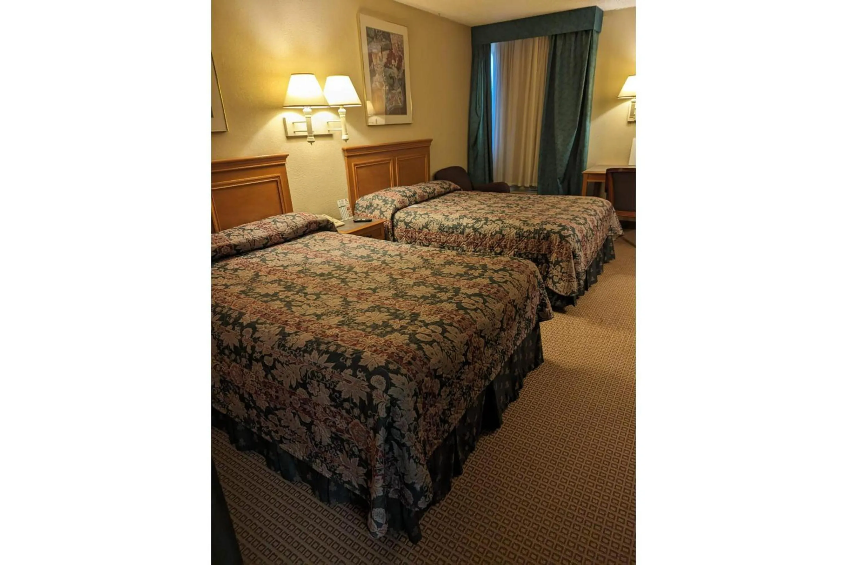 2 Full Beds Non-Smoking in Fairview Inn By OYO Hesston I-135