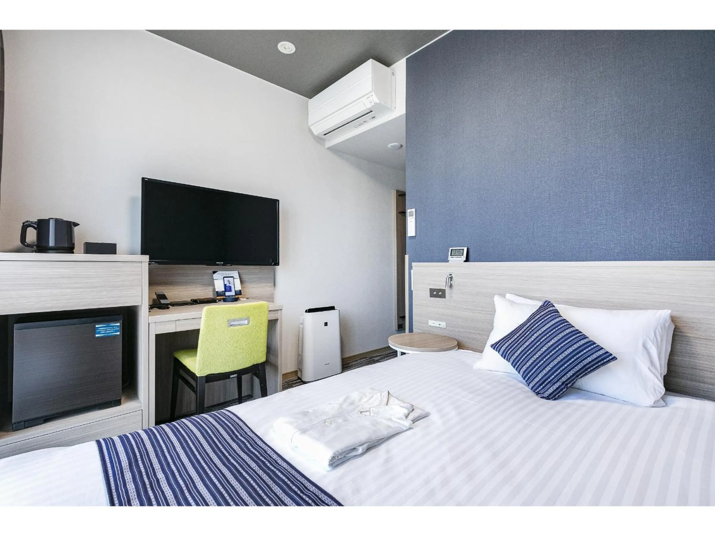 Standard Double Room - Smoking in Shizutetsu Hotel Prezio Hakataekimae