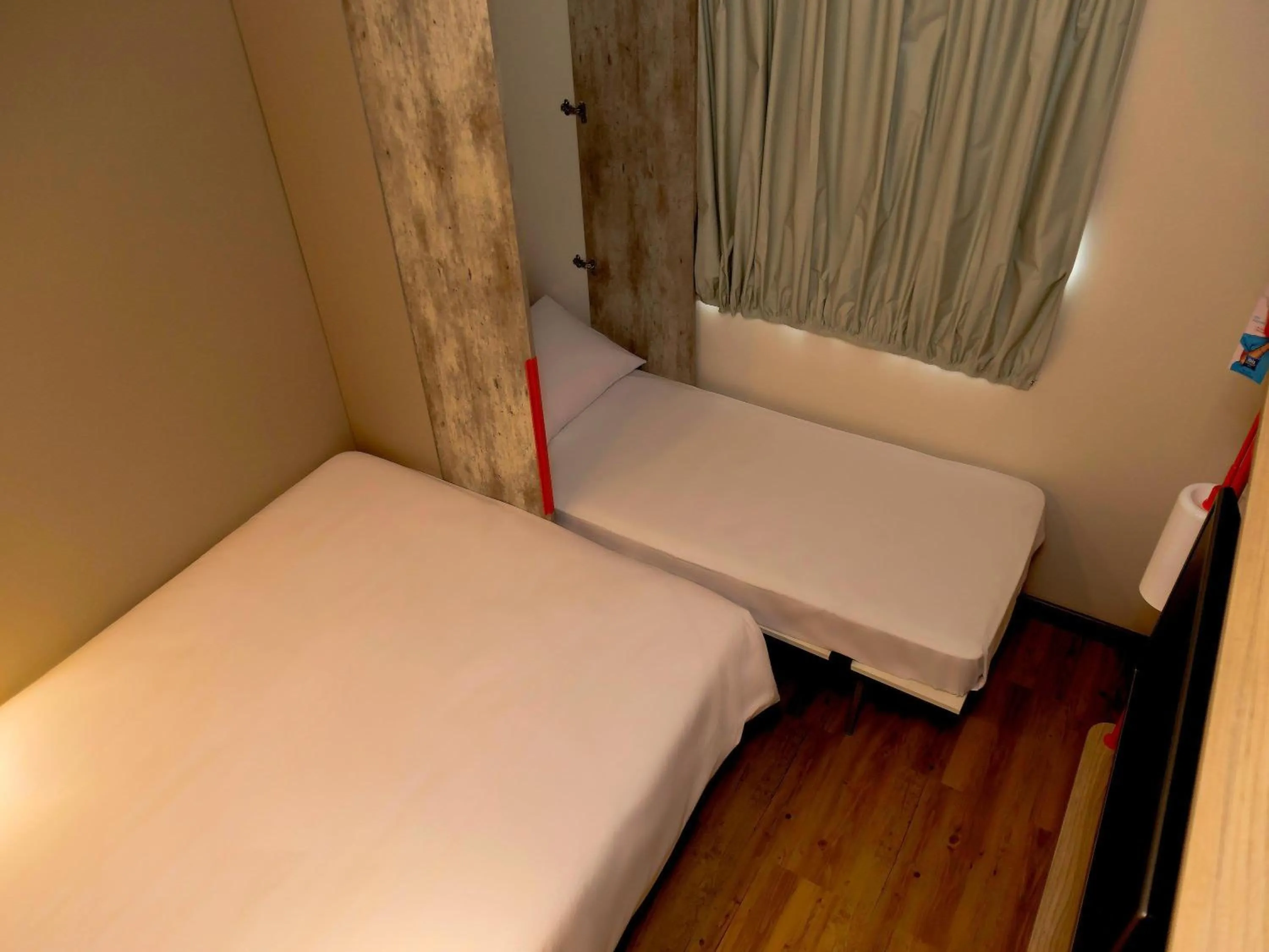 Apartment with Double and Single Bed in Ibis Budget Lorena - Circuito da Fé