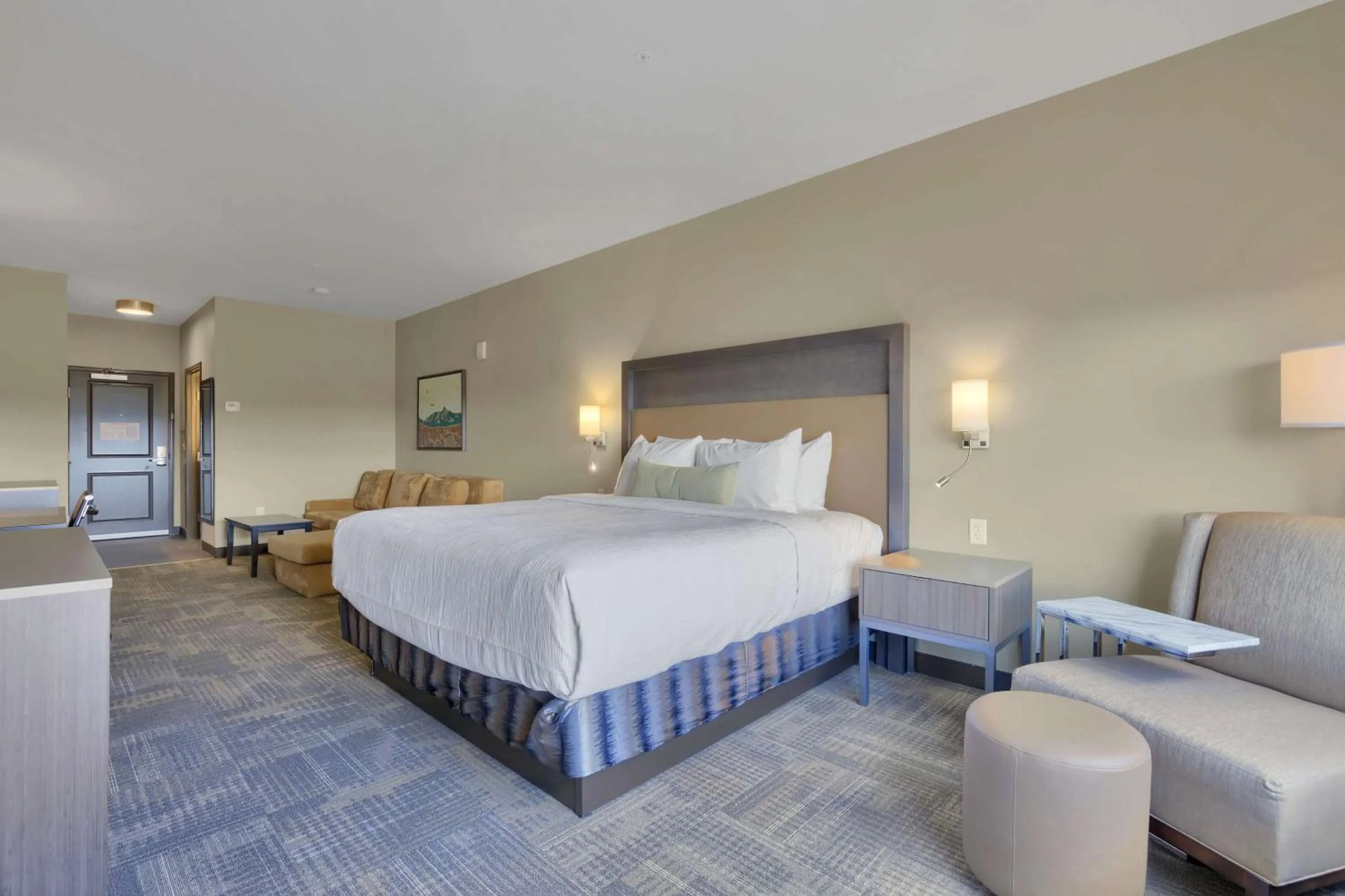 King Suite in Best Western Plus Fillmore Inn & Suites