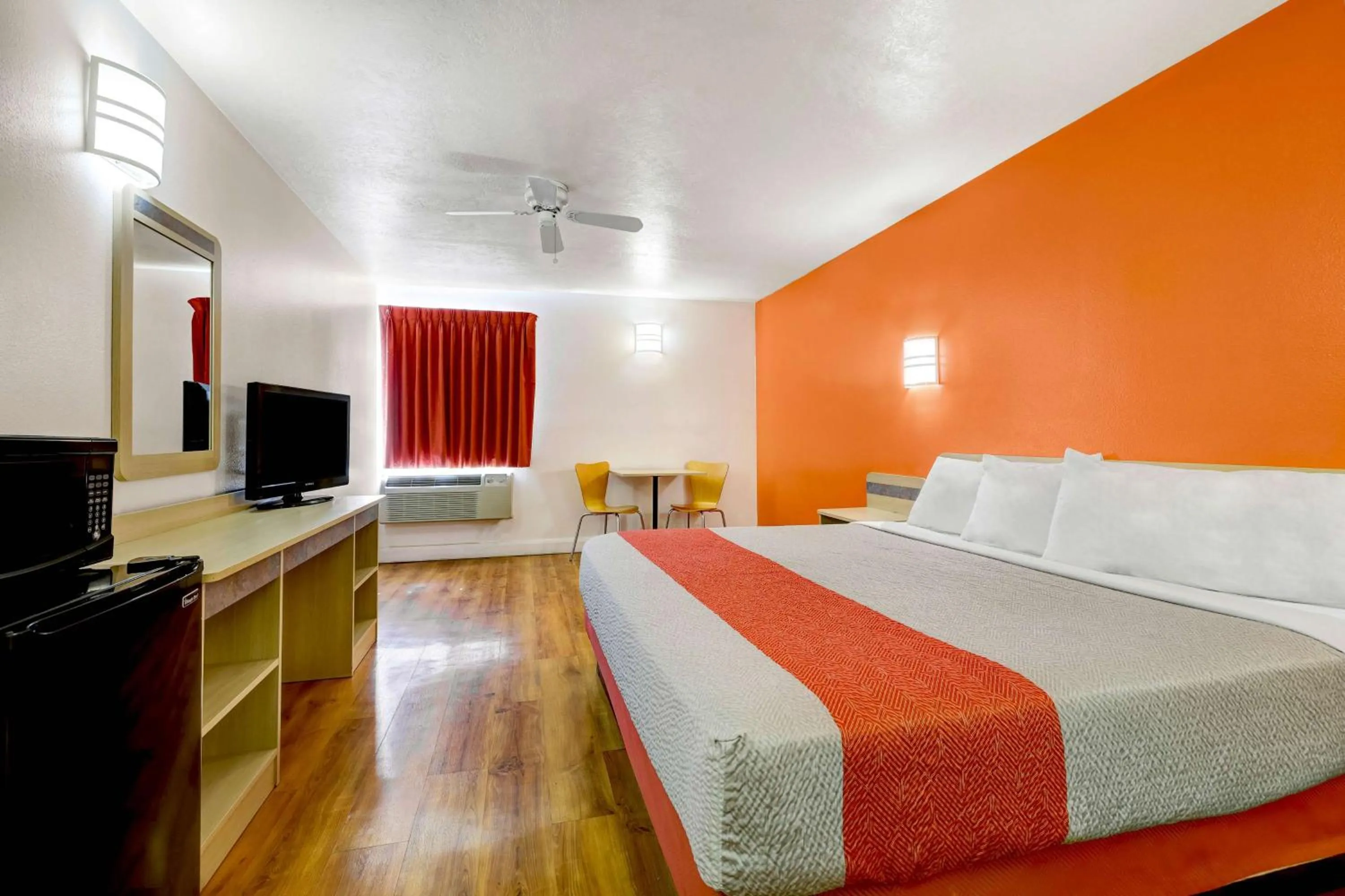 King Room - Smoking  in Motel 6-Beaver, UT