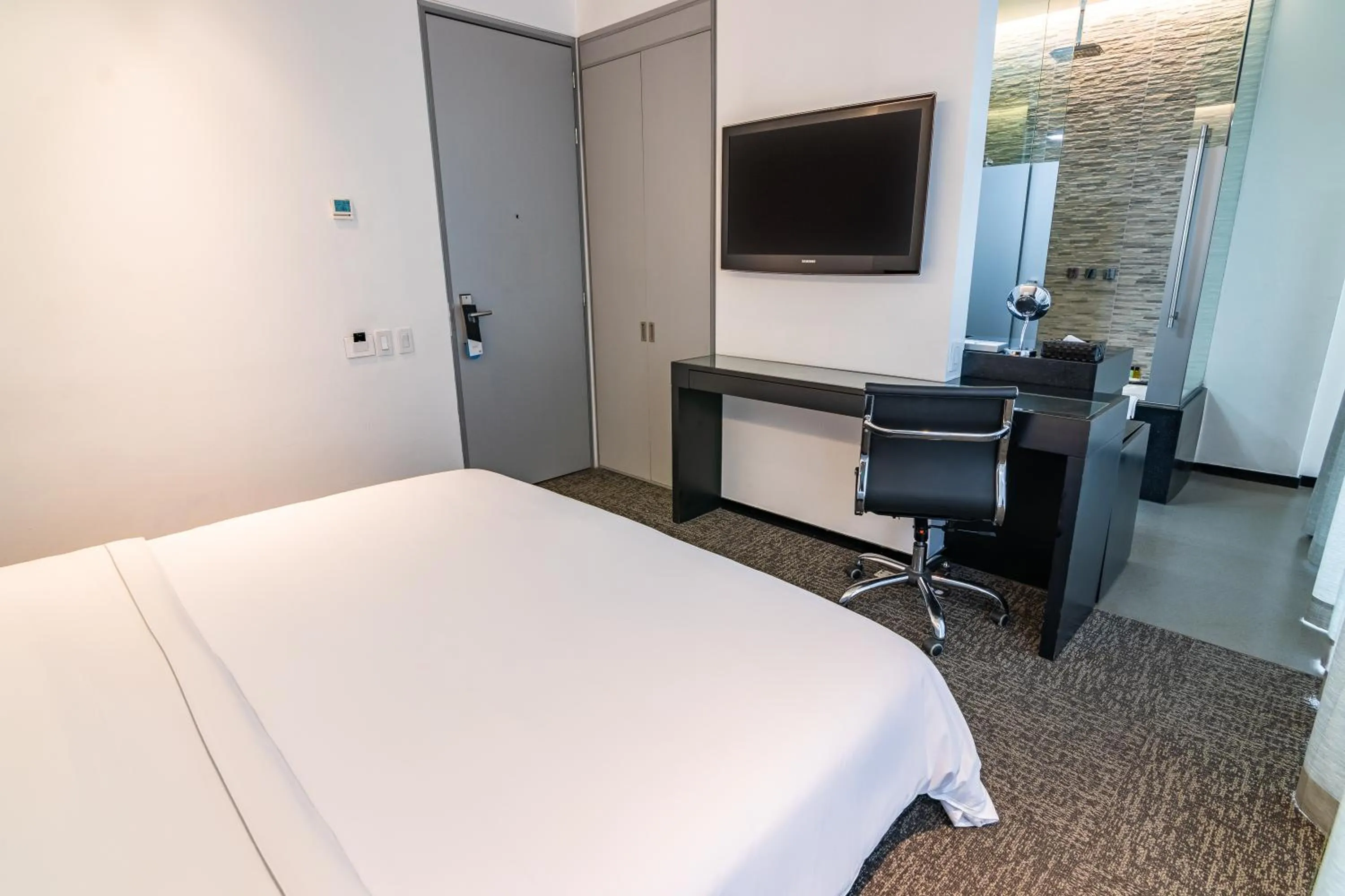 Standard Double Room (King size bed) in GHL Collection 93