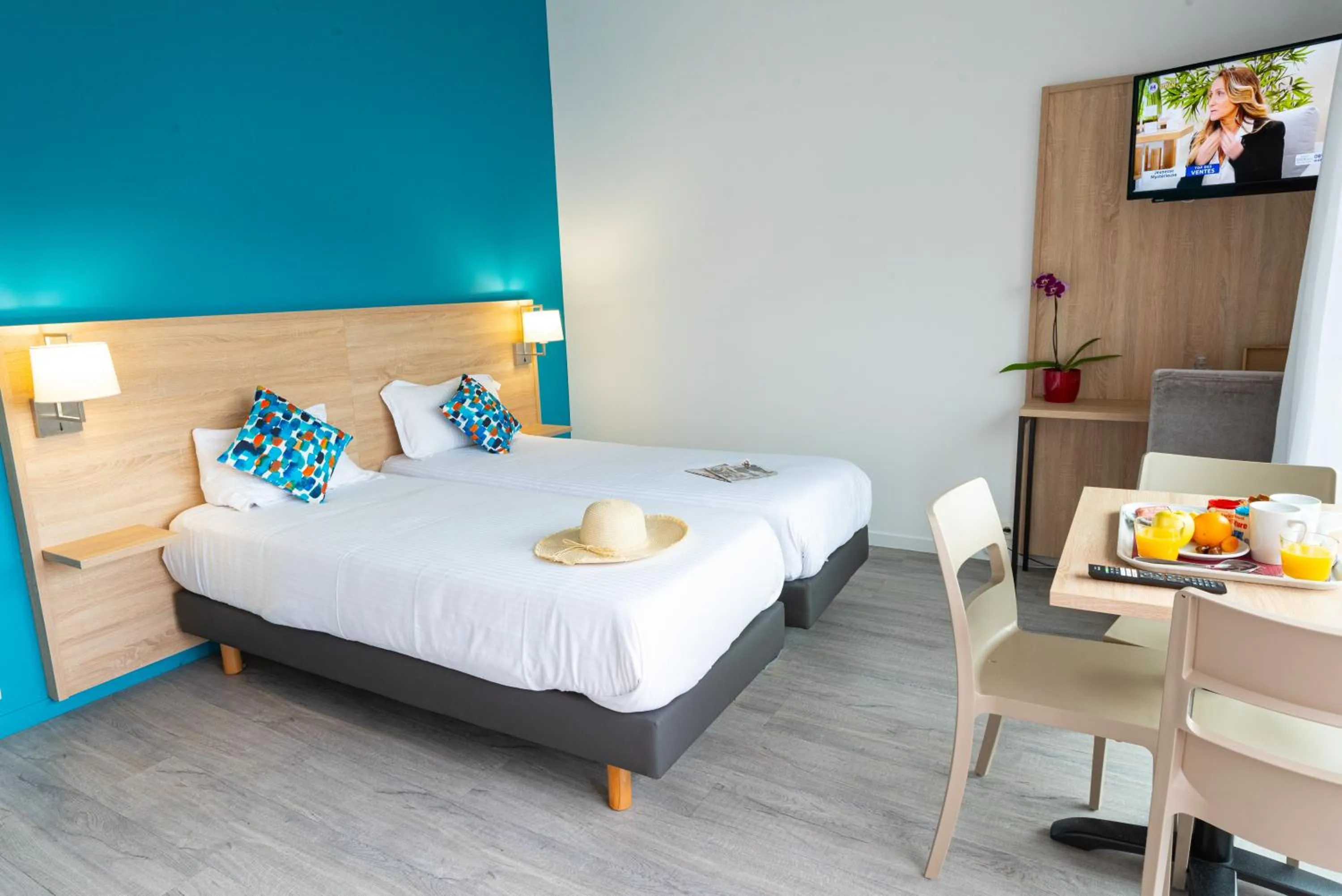  Studio (Twin) in Zenitude Hôtel-Résidences Le Cannet