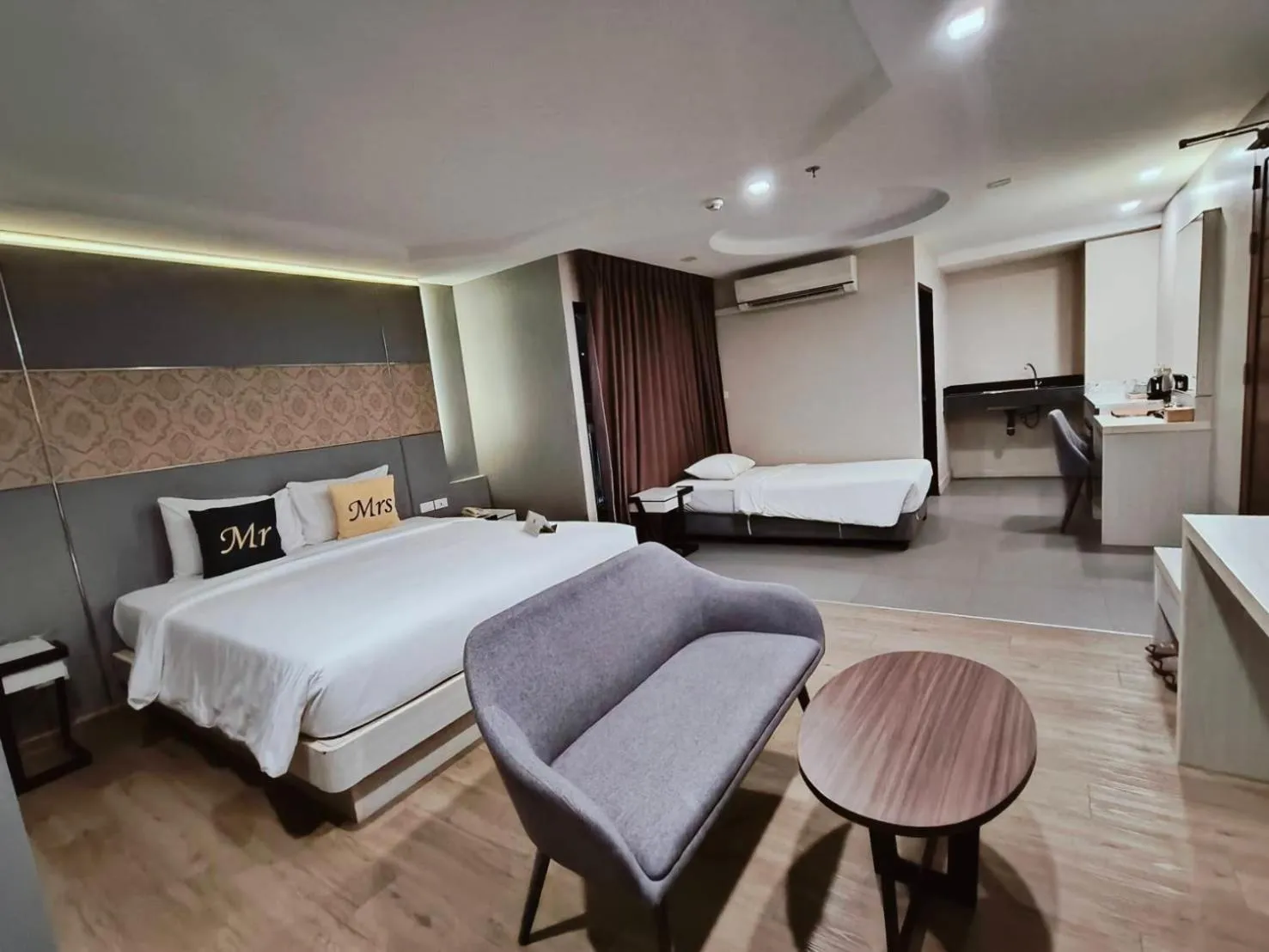 Premium Triple Room in LawinTa Hotel Pattaya