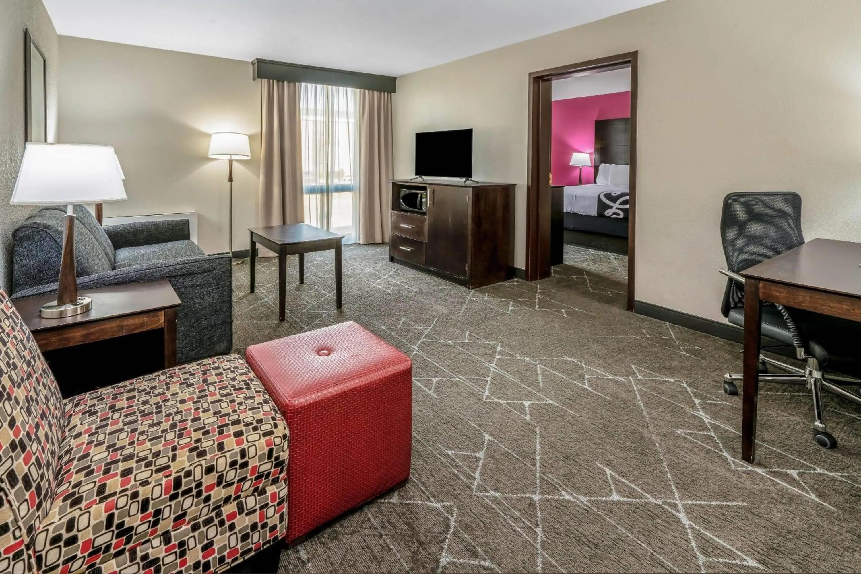 One-Bedroom King Suite with Bathtub - Mobility/Hearing Accessible - Non-Smoking in La Quinta by Wyndham Dallas I-35 Walnut Hill Ln